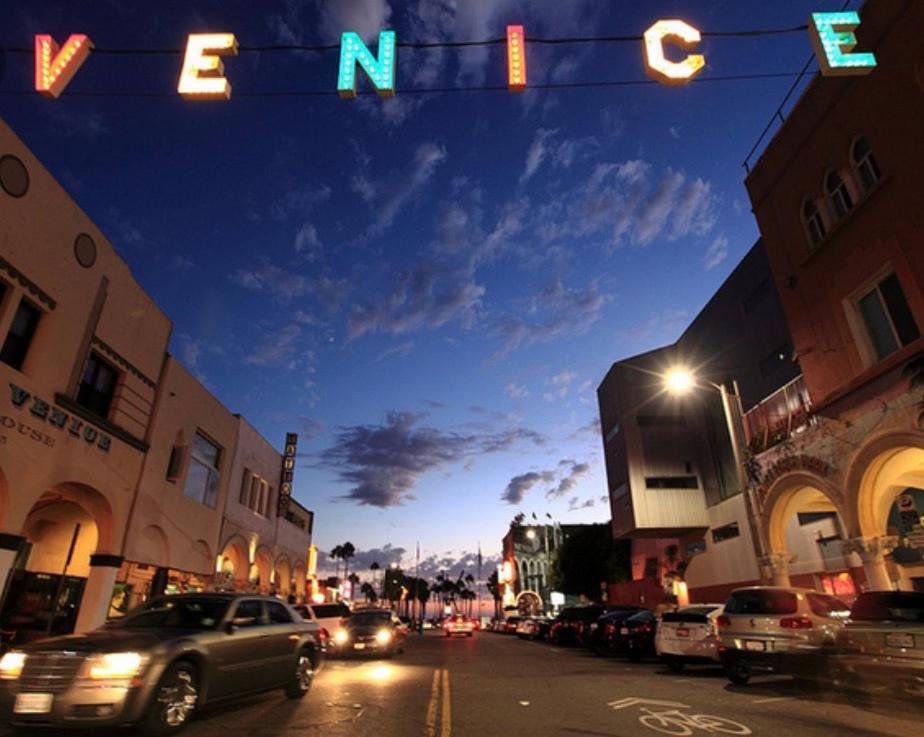 Skydeck House In Venice With Rooftop, Parking, 2bd, 2bath, Steam Sauna *
