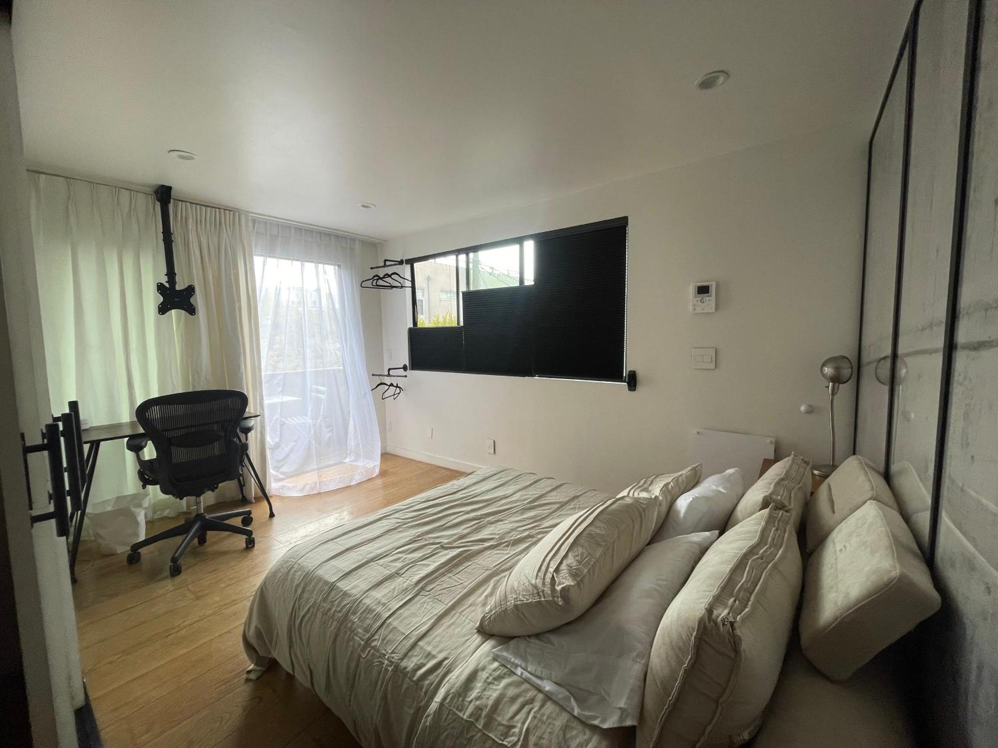 Skydeck House In Venice With Rooftop, Parking, 2bd, 2bath, Steam Sauna Holiday home Los Angeles