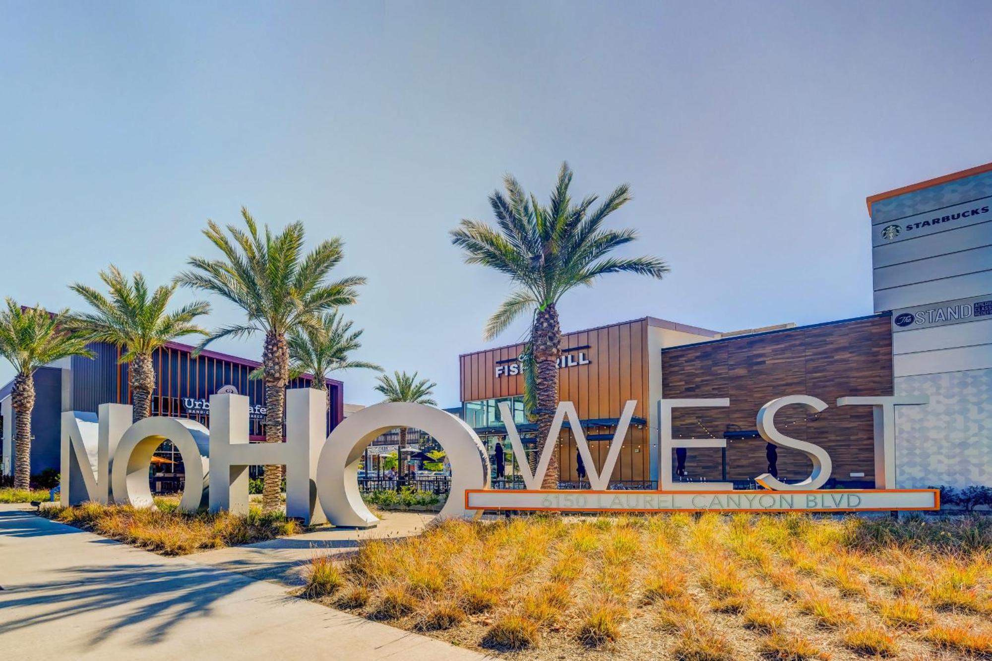 Heart Of North Hollywood 2 Bed Free Parking, Hot Tub, Pool, Gym Apartment Los Angeles