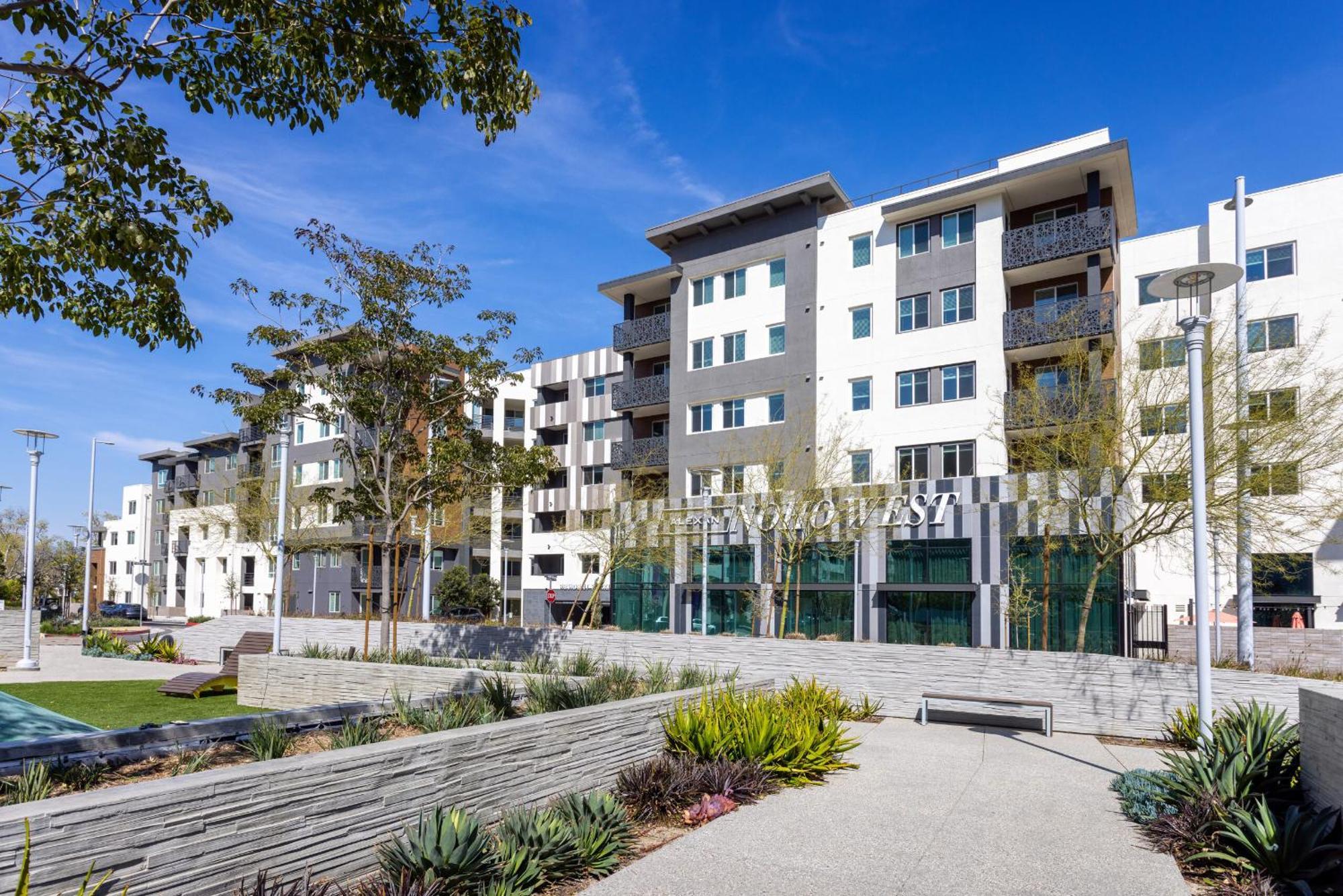 Heart Of North Hollywood 2 Bed Free Parking, Hot Tub, Pool, Gym Apartment