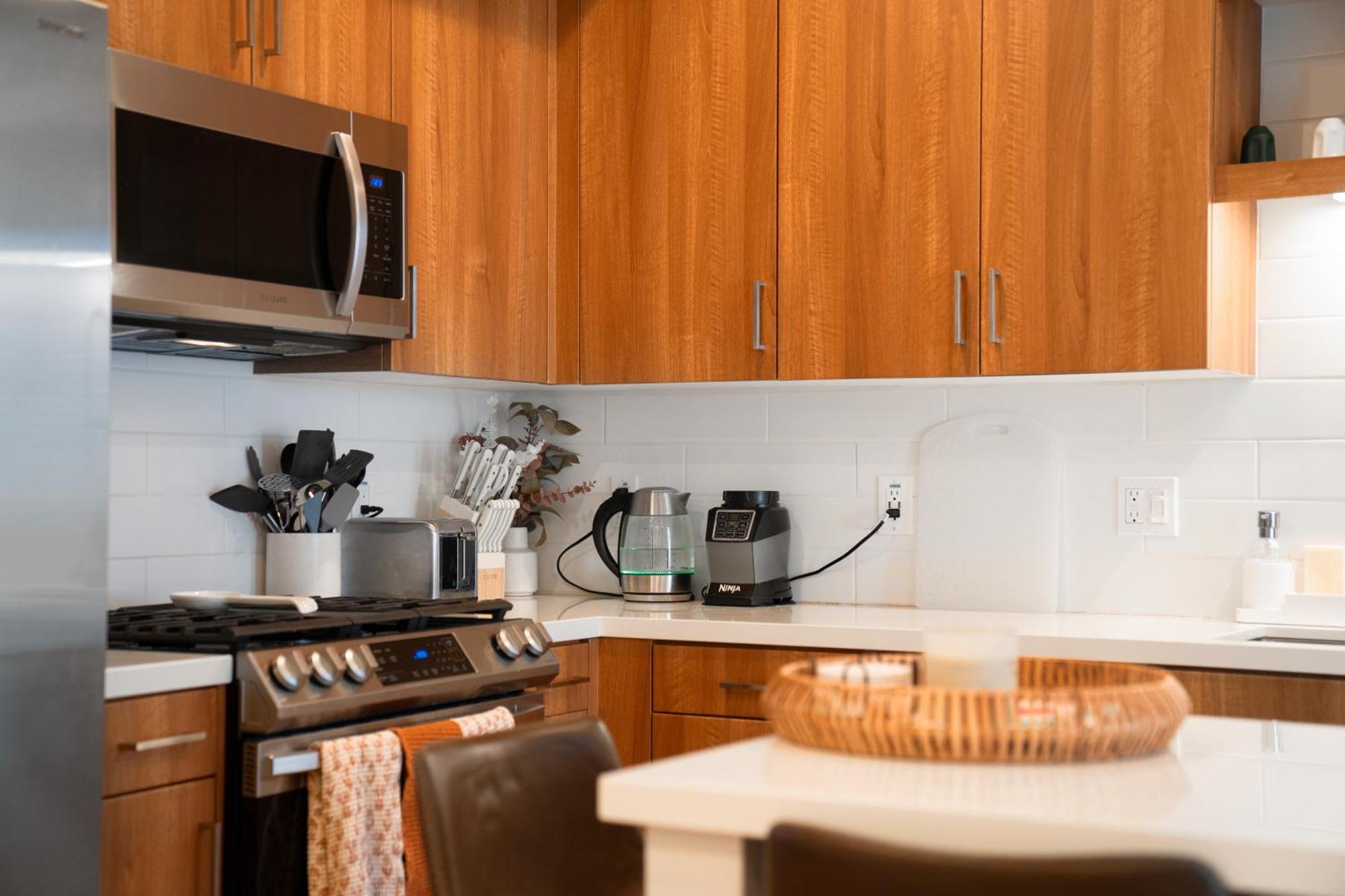 Apartment Heart Of North Hollywood 2 Bed Free Parking, Hot Tub, Pool, Gym *