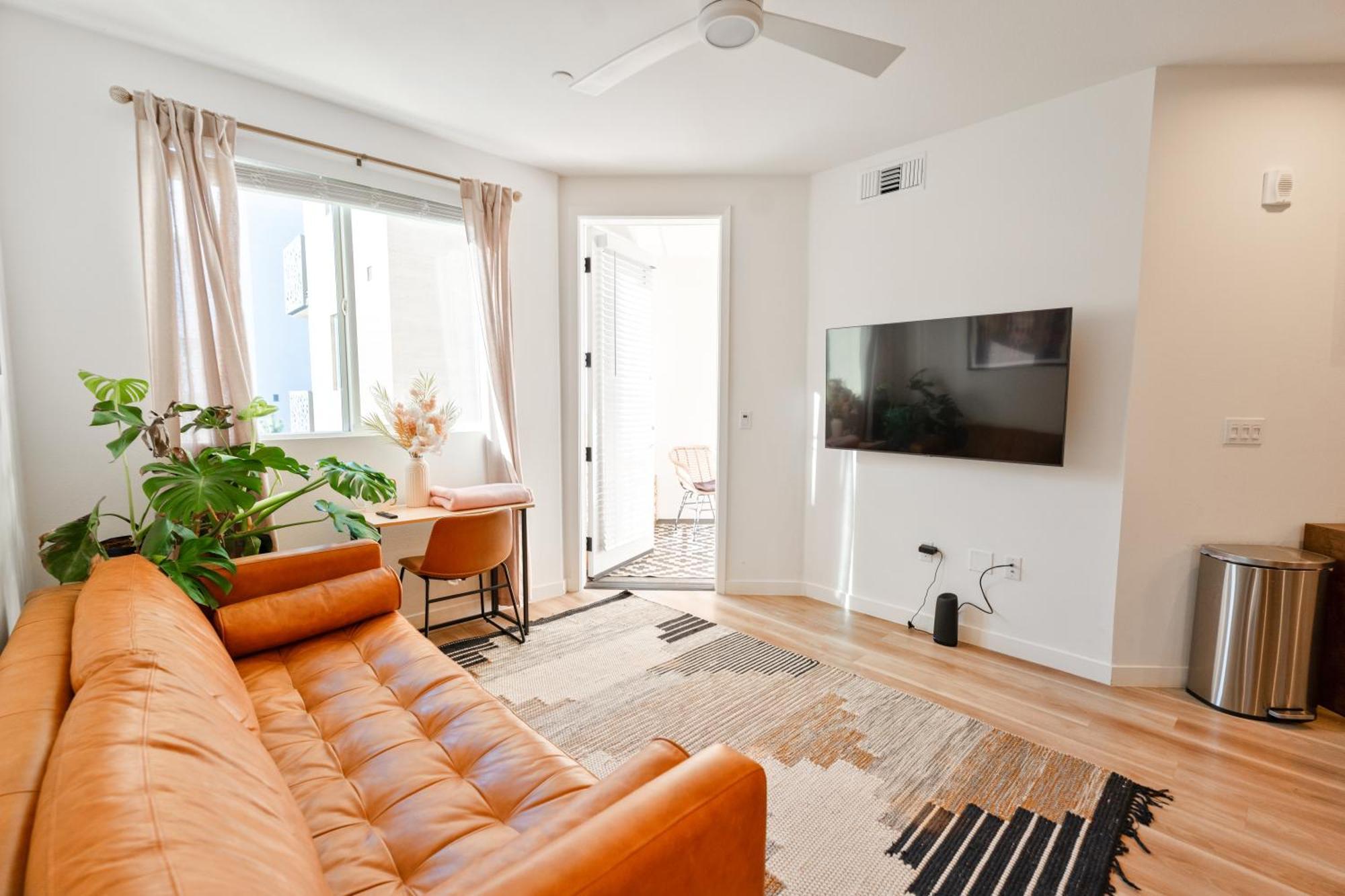 Apartment Heart Of North Hollywood 2 Bed Free Parking, Hot Tub, Pool, Gym