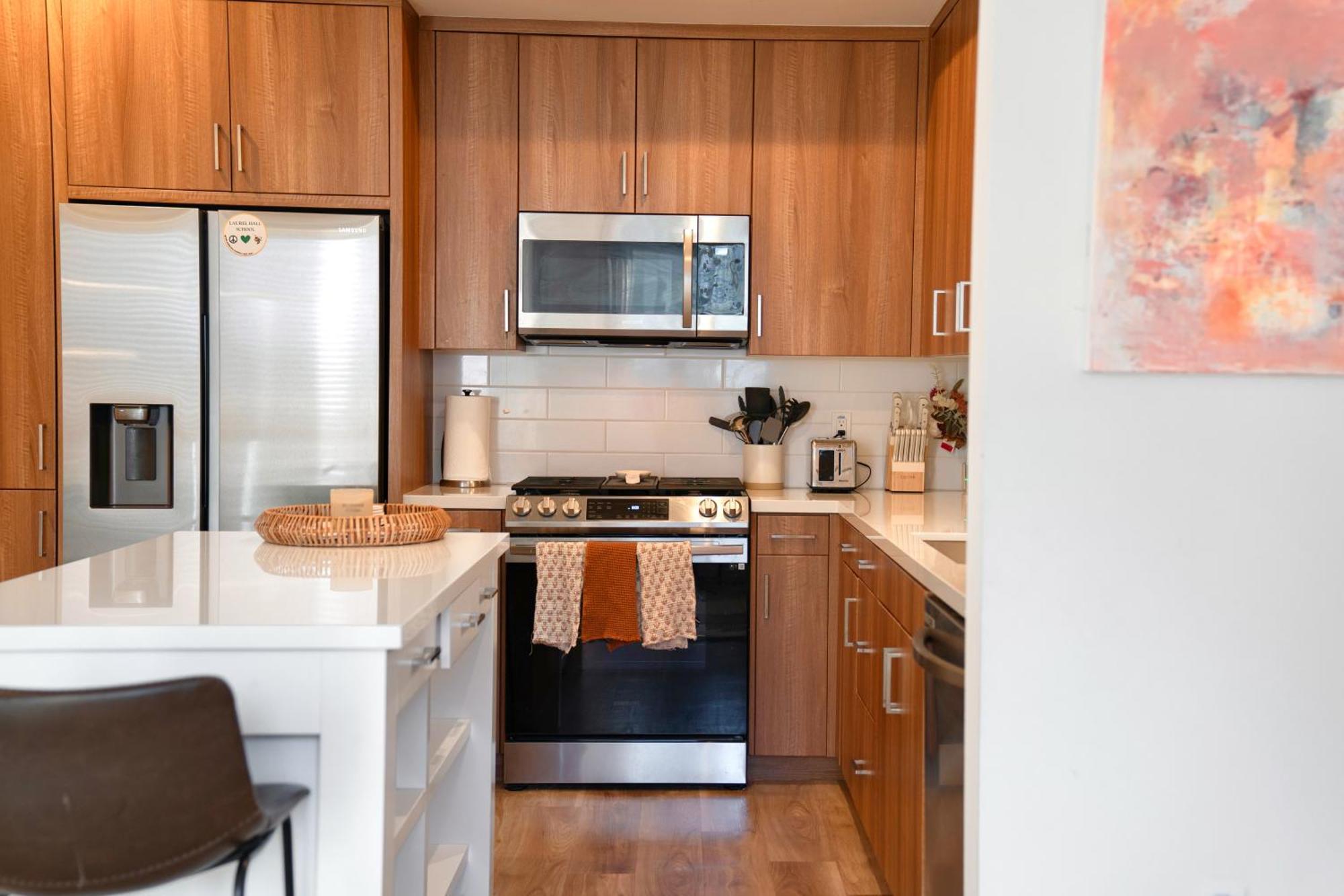 Heart Of North Hollywood 2 Bed Free Parking, Hot Tub, Pool, Gym Apartment