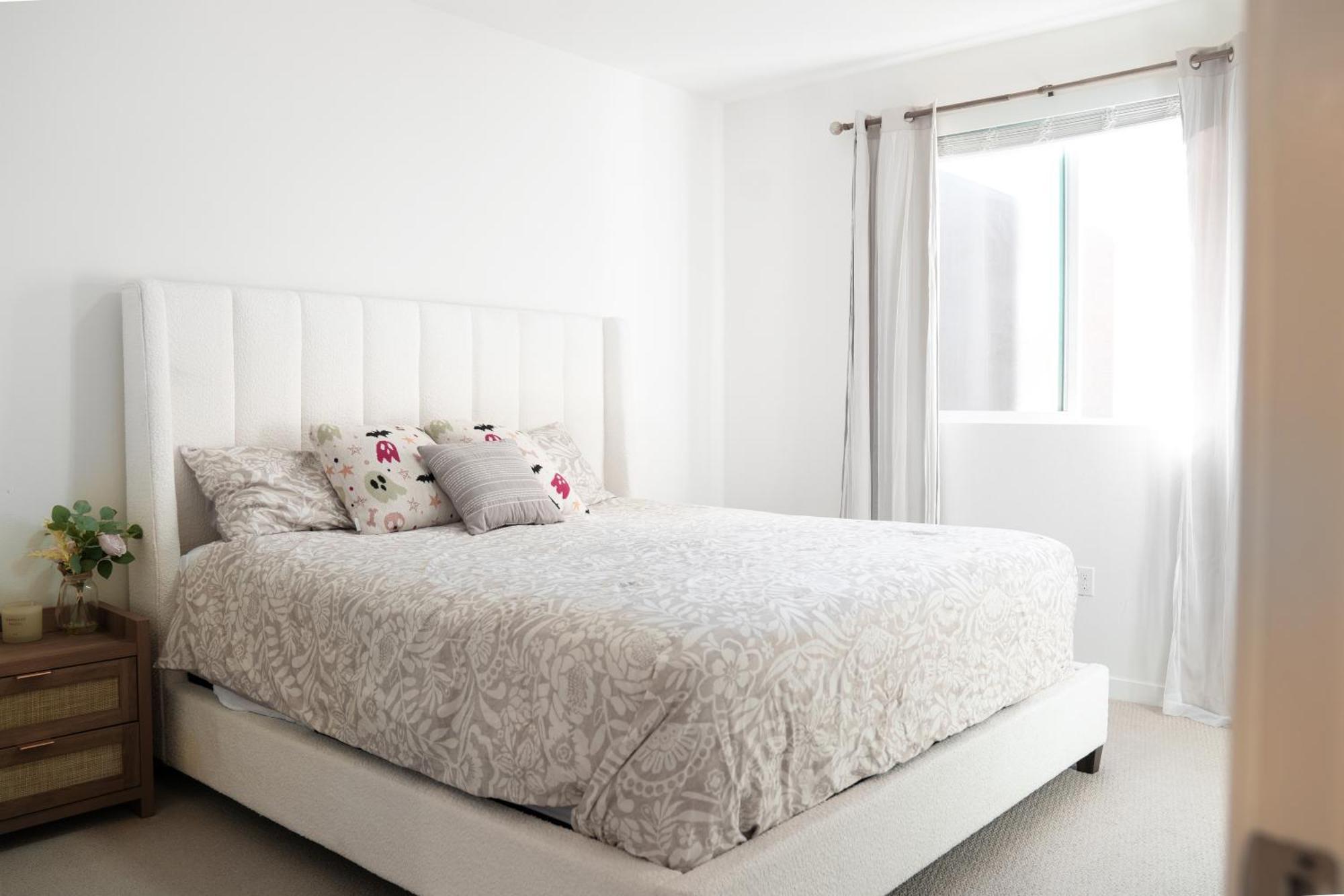 Apartment Heart Of North Hollywood 2 Bed Free Parking, Hot Tub, Pool, Gym *