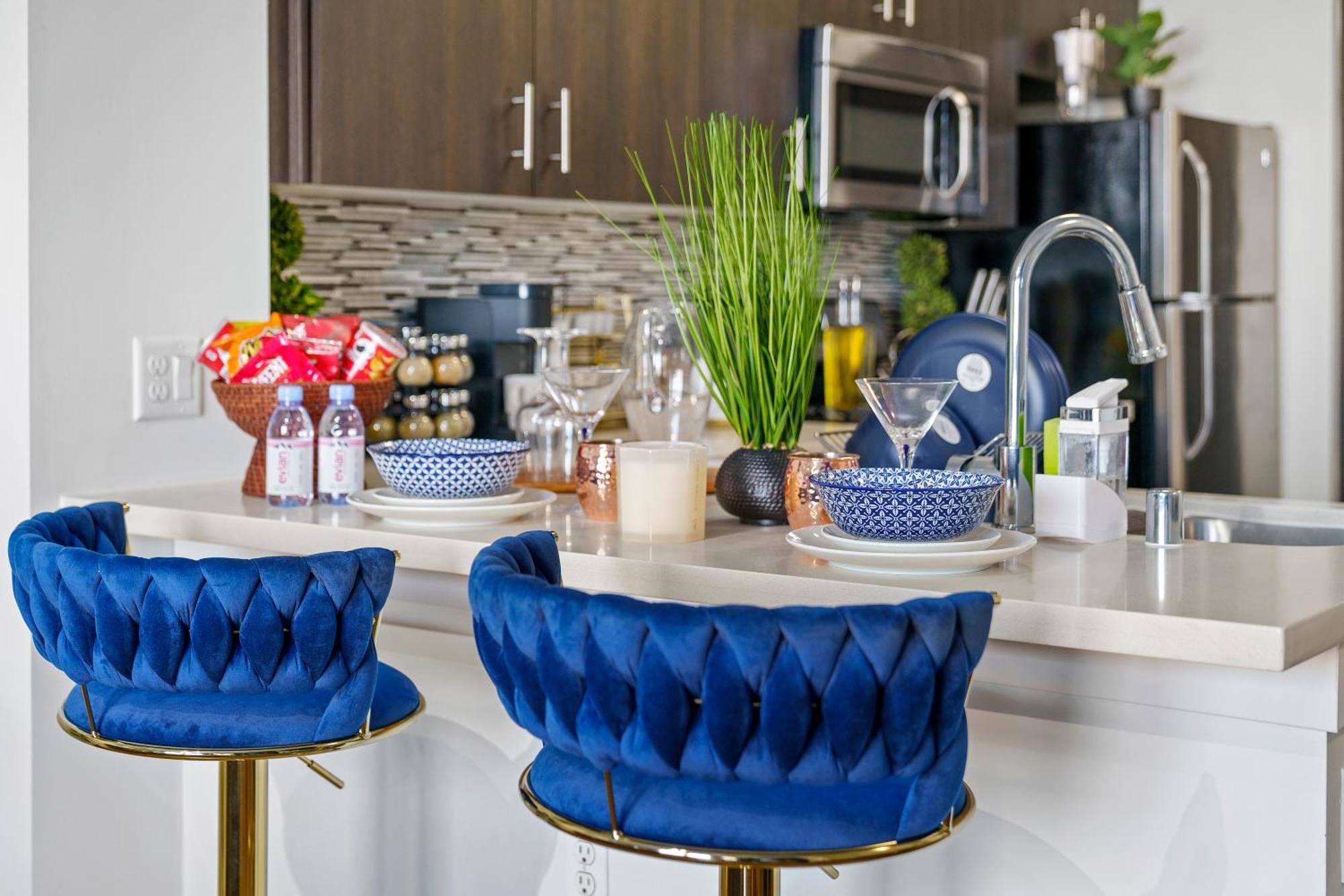 Apartment Dtla Escape Skyline Views With Luxury Amenities Los Angeles