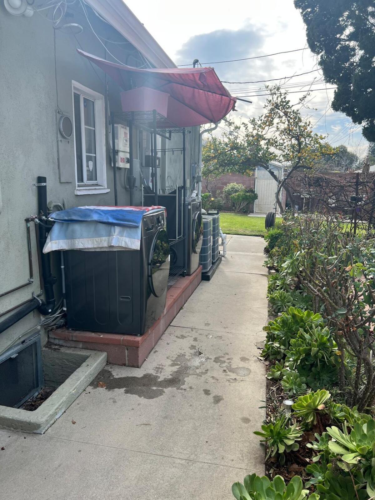 Pool Front Romantic Getaway Withprivate Entry Apartment Los Angeles