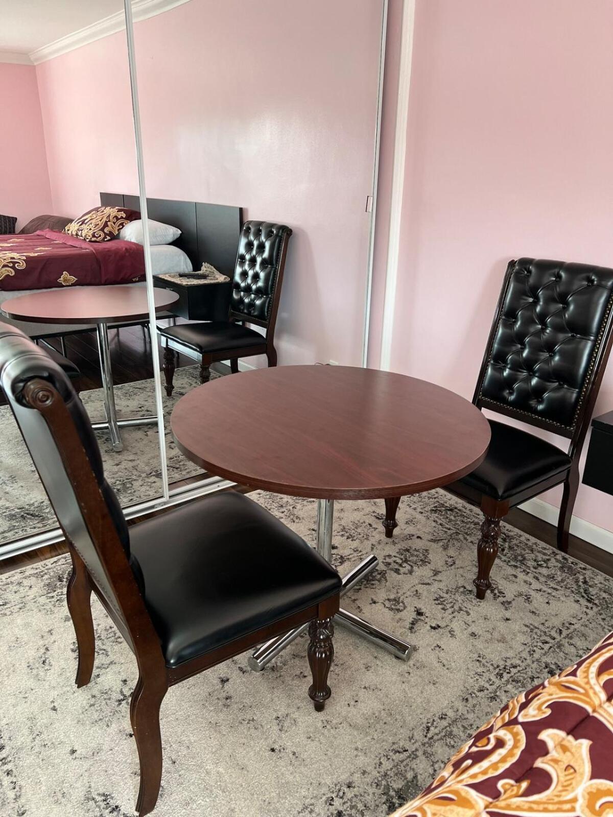 Pool Front Romantic Getaway Withprivate Entry Apartment Los Angeles
