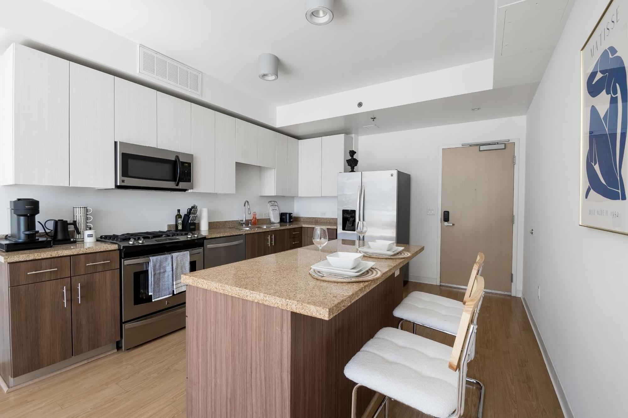 High Rise 1bdr With Pool, Parking, Gym Los Angeles