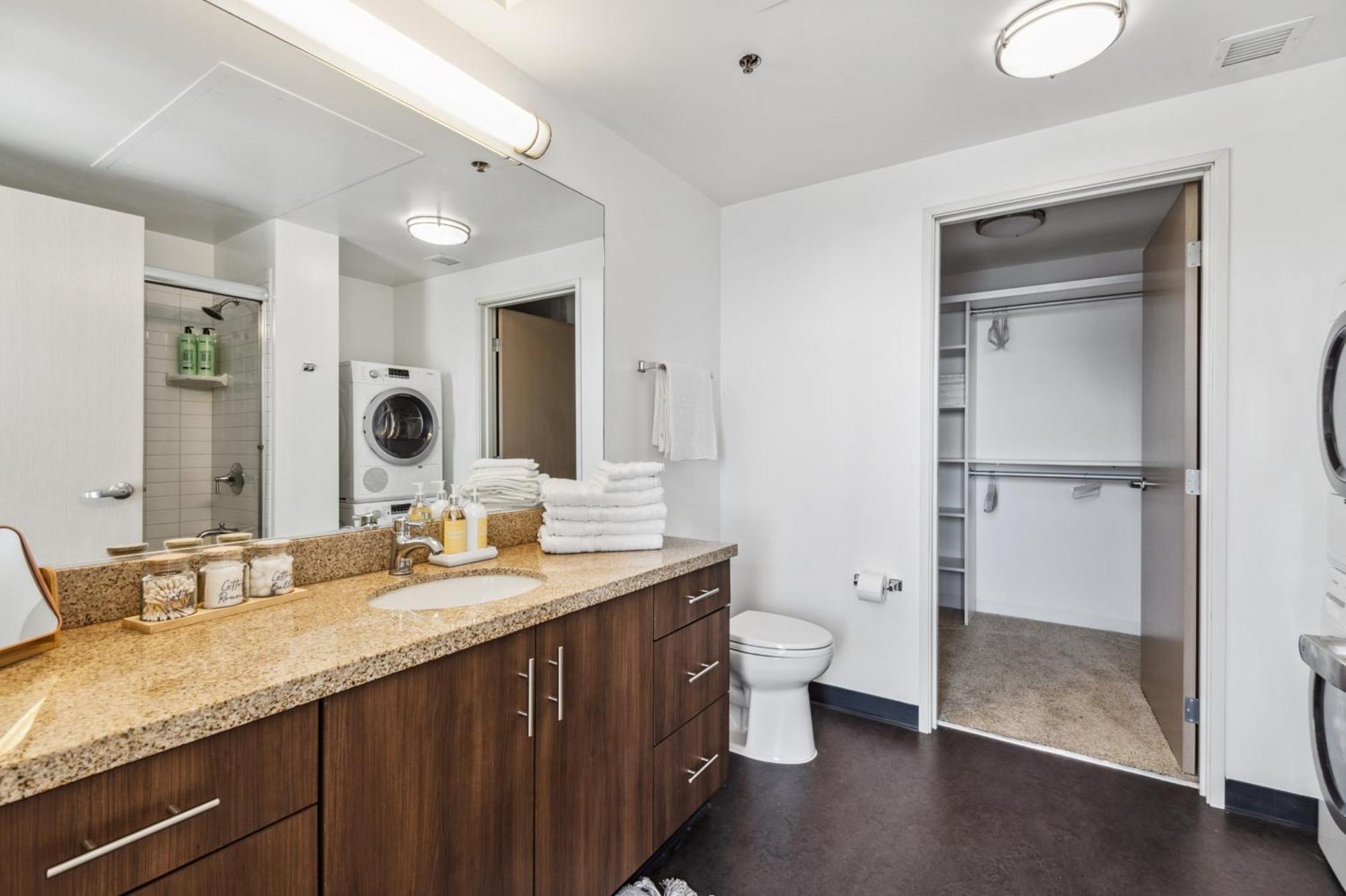 High Rise 1bdr With Pool, Parking, Gym * Los Angeles
