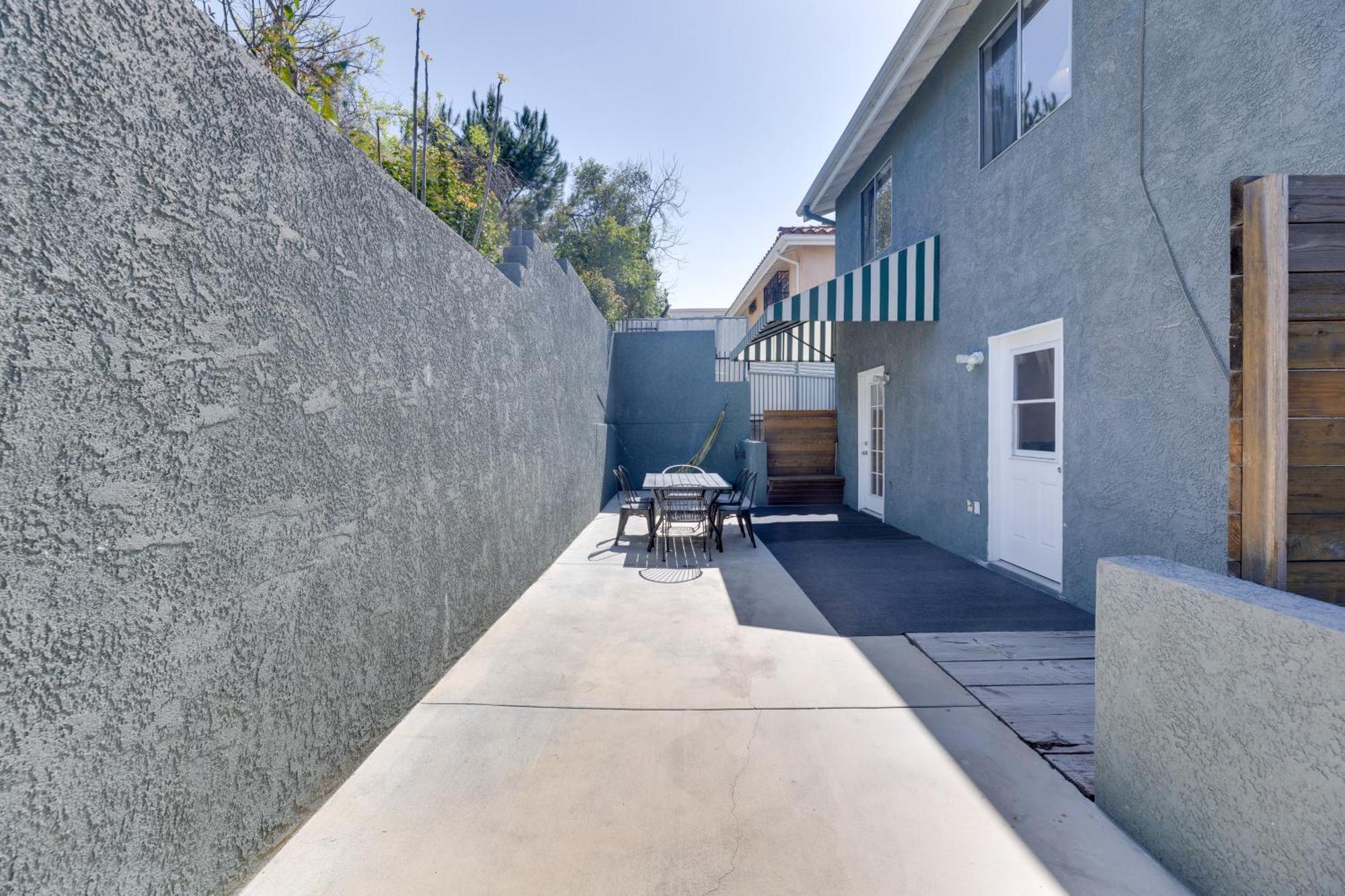 Apartment 4 Mi To Griffith Park And Play In La! *