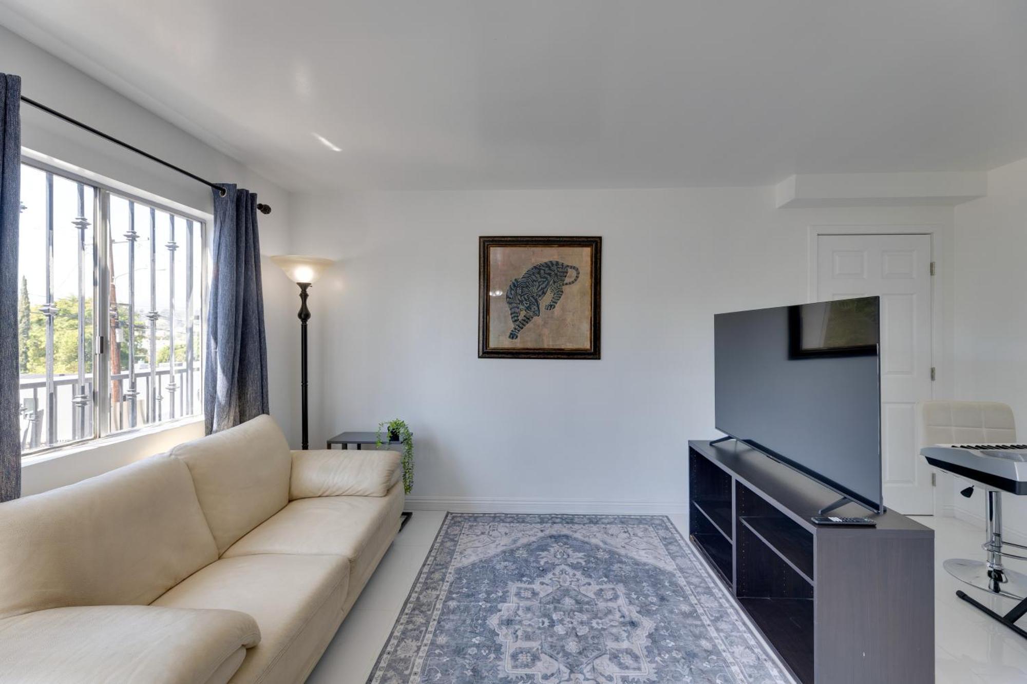 Apartment 4 Mi To Griffith Park And Play In La!