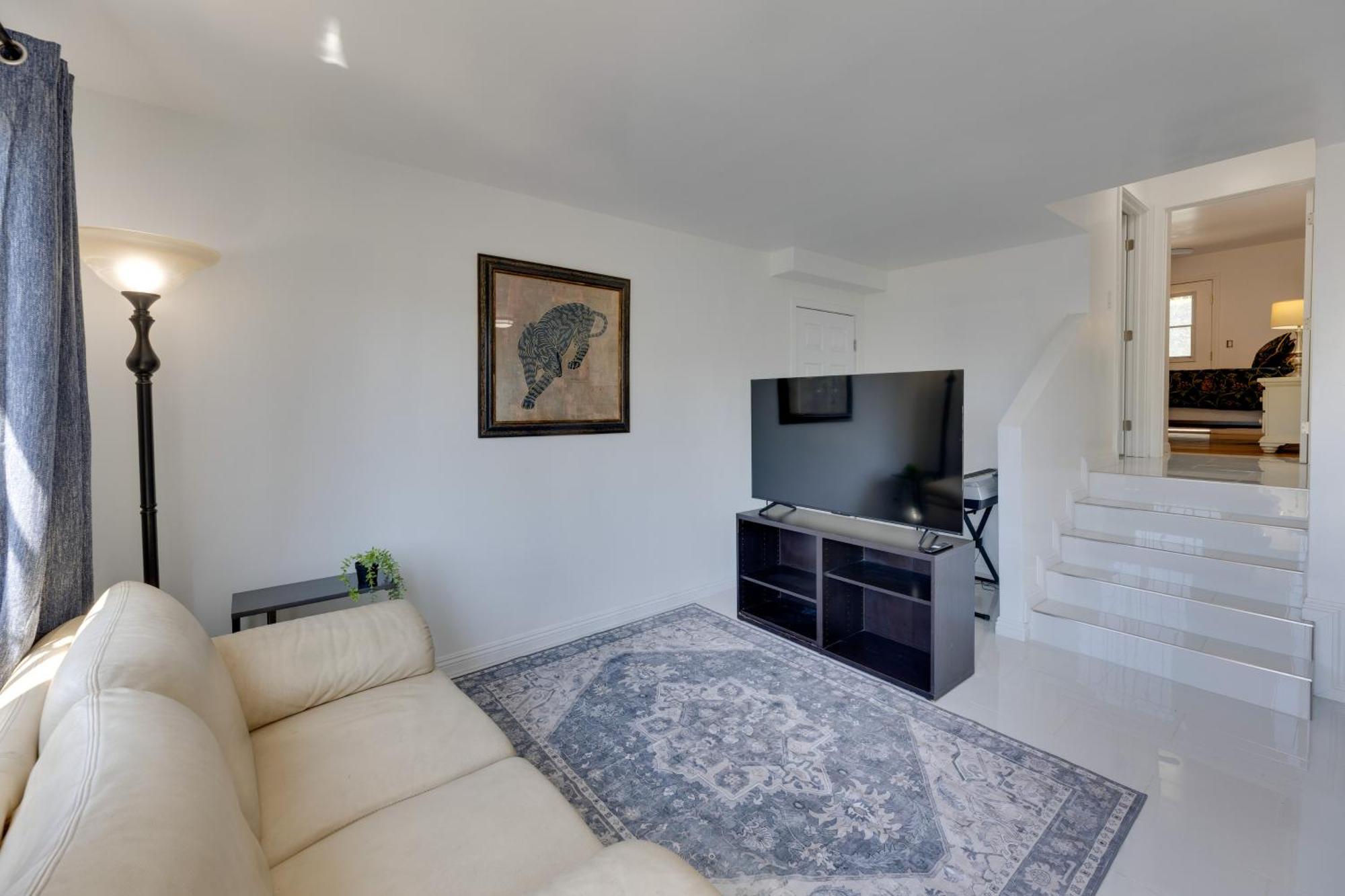 Apartment 4 Mi To Griffith Park And Play In La!