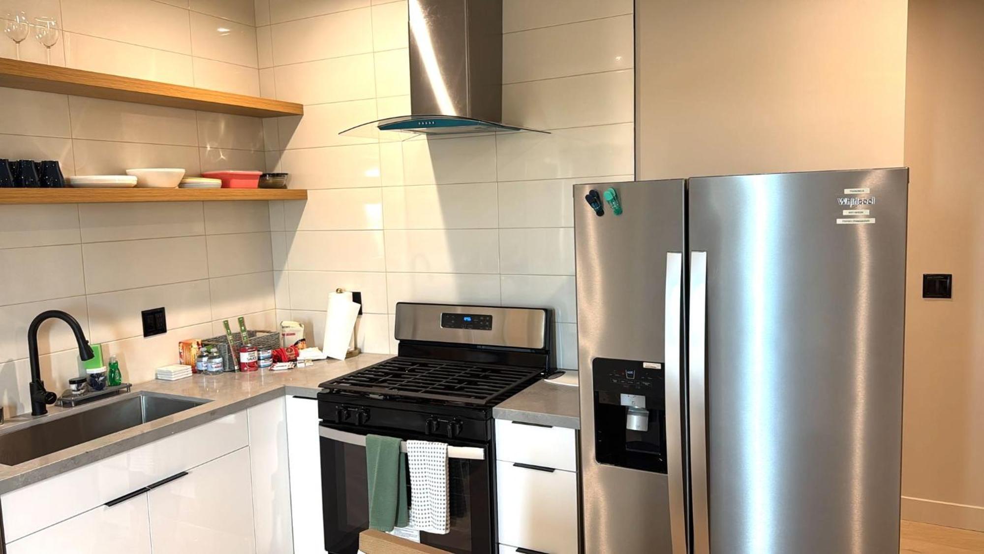 Aparthotel Stayspro - Cityscape Luxury Homes In The Heart Of Angeles