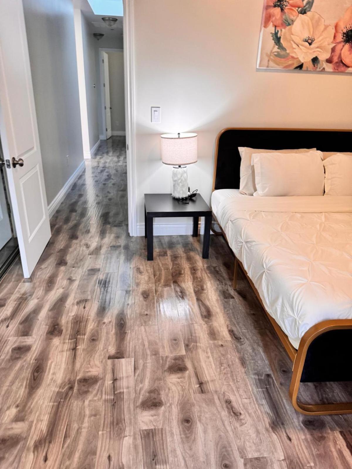 Balboa Modern Glam Charmer * Los Angeles