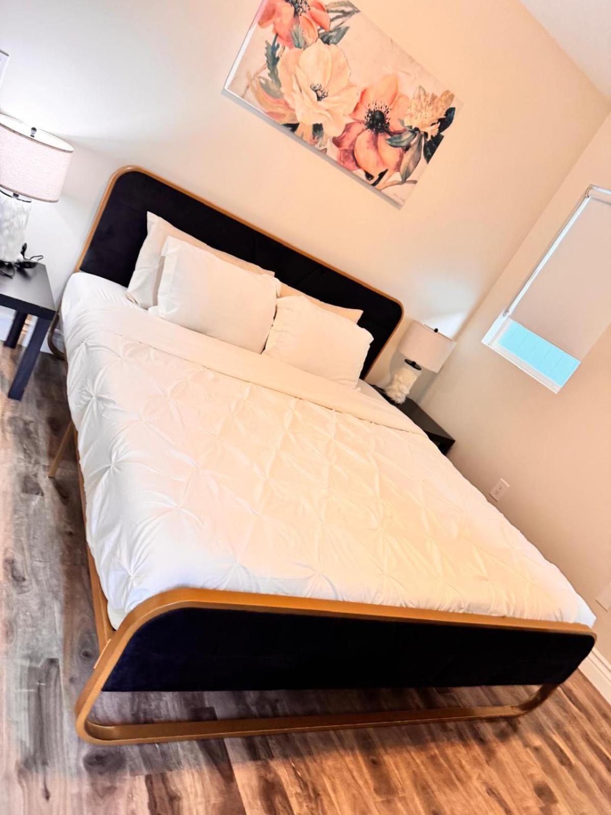 Balboa Modern Glam Charmer Holiday home