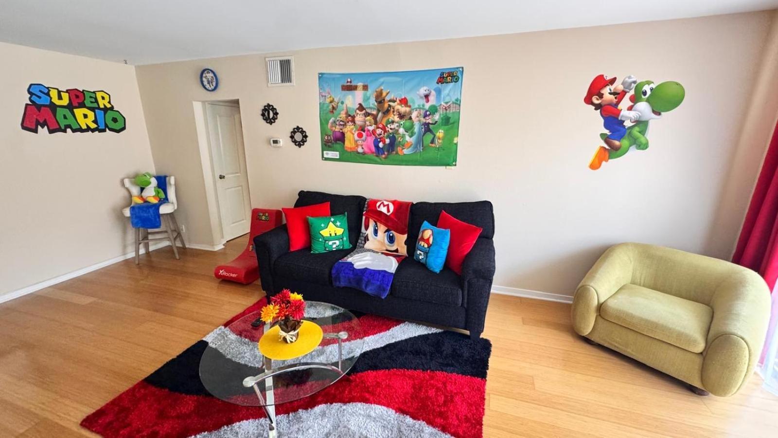 Mario, Harry Potter, & Not Themed Loft Universal 10min Loft Apartment Los Angeles
