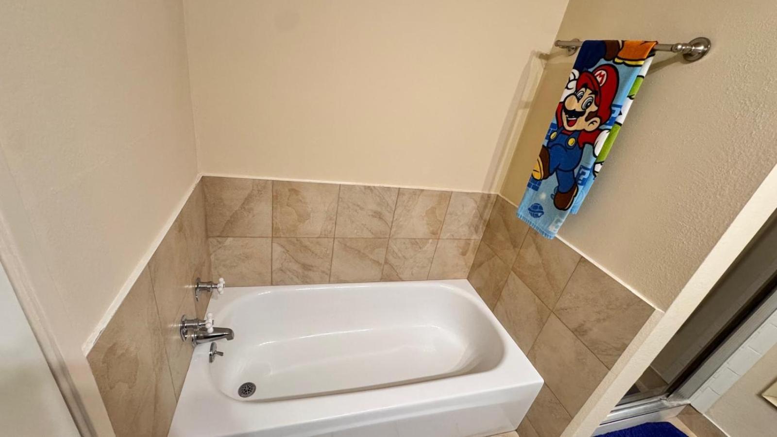 Mario, Harry Potter, & Not Themed Loft Universal 10min Loft Apartment