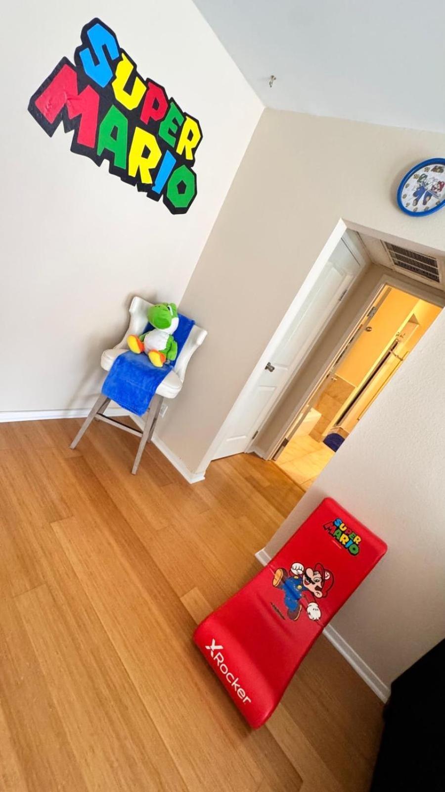 Apartment Mario, Harry Potter, & Not Themed Loft Universal 10min Loft *