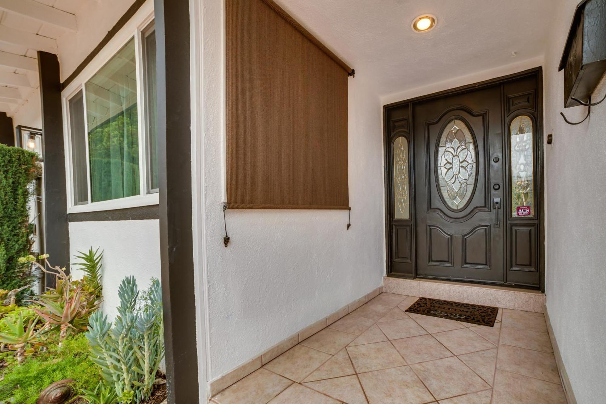 Private Pool And Patio Luxe Encino Family Getaway Holiday home