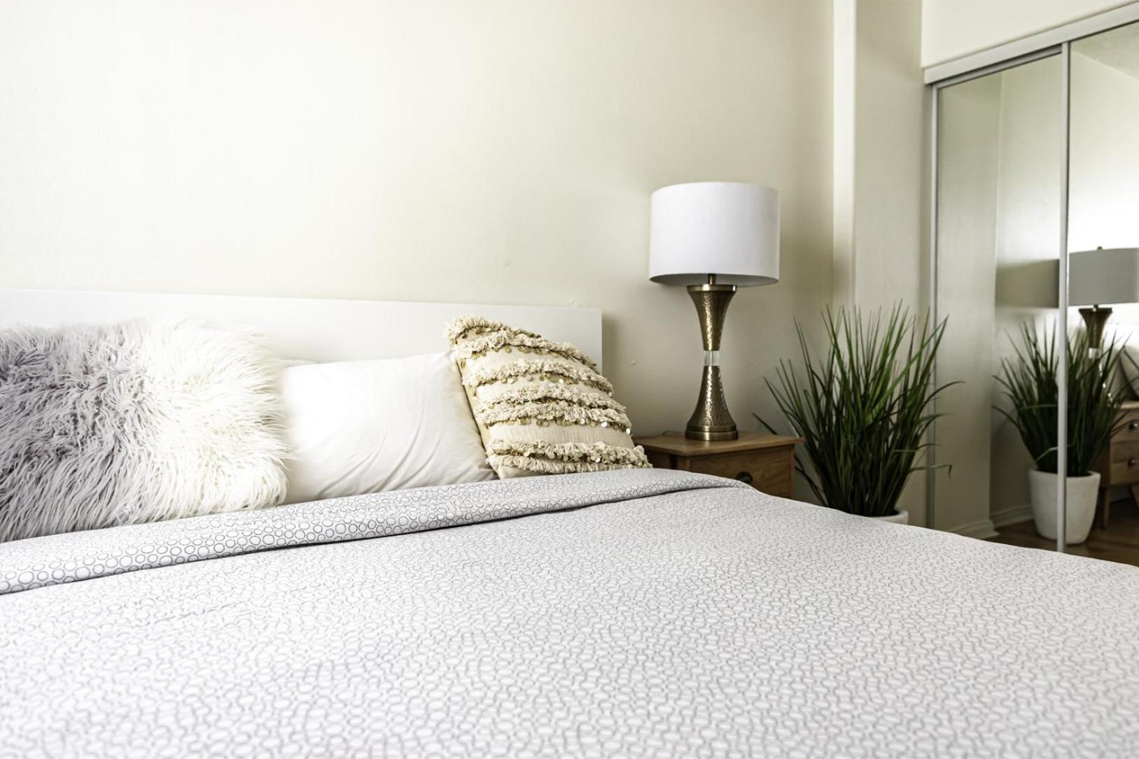 Luxurious 5-bedroom House 2 Free Parkings Los Angeles
