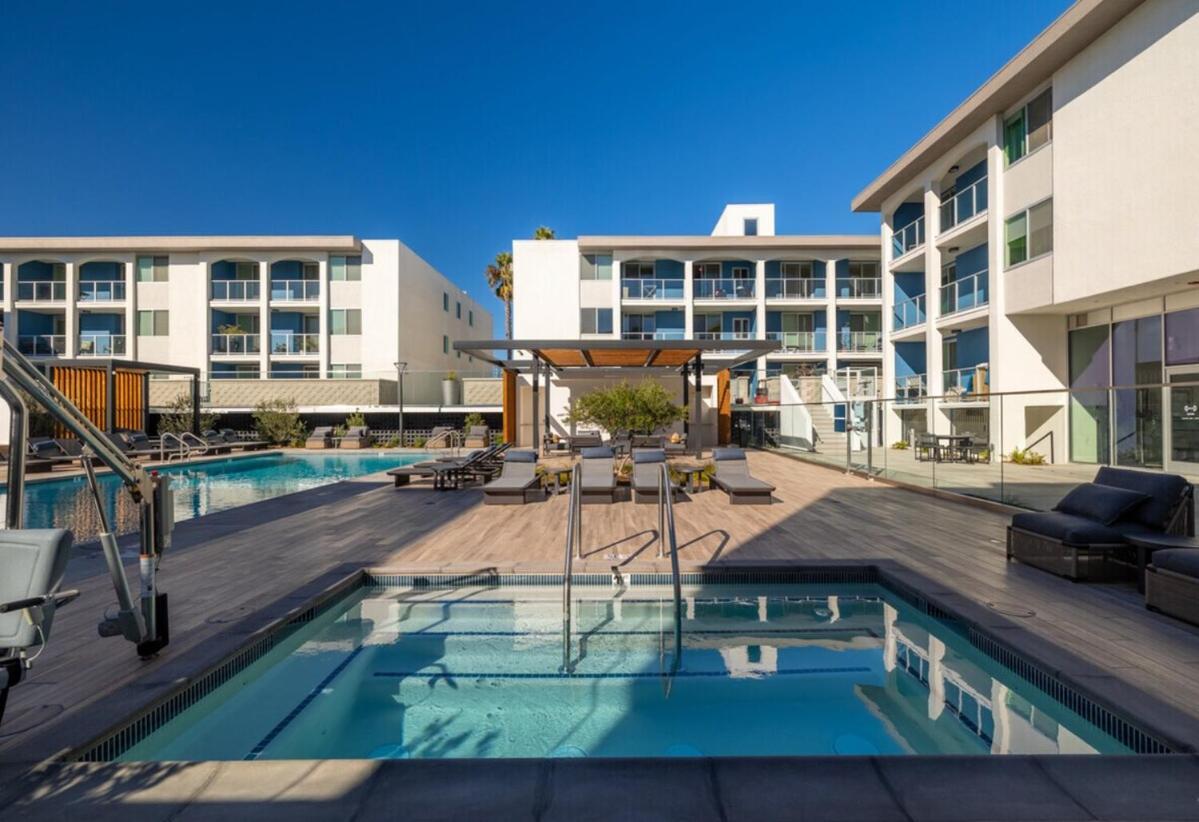 The Quartz Nook - Elegant 1br Zen Garden View Marina Side Apartment Los Angeles