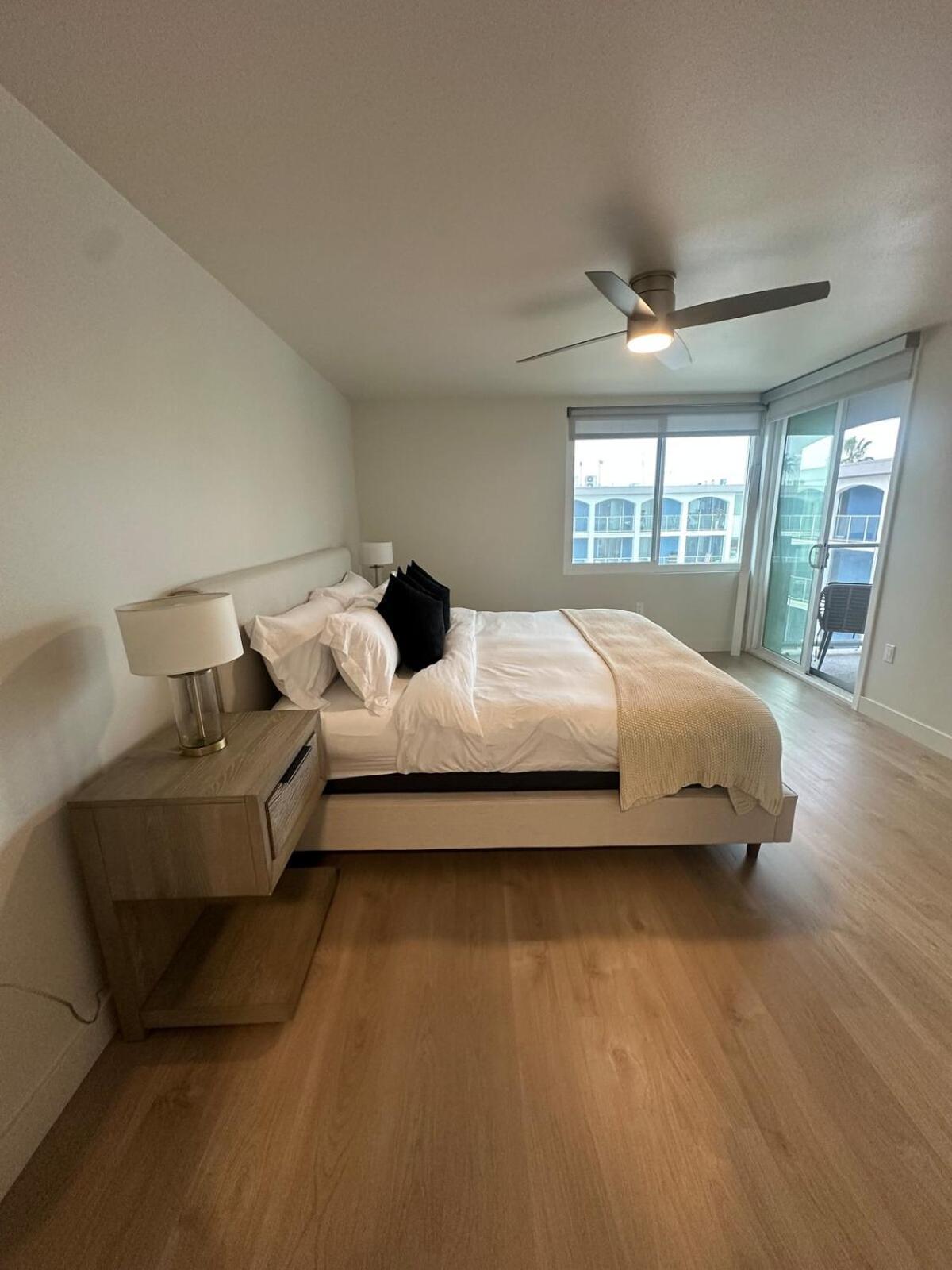 The Quartz Nook - Elegant 1br Zen Garden View Marina Side Los Angeles