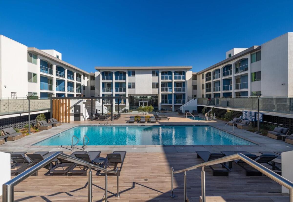 The Quartz Nook - Elegant 1br Zen Garden View Marina Side