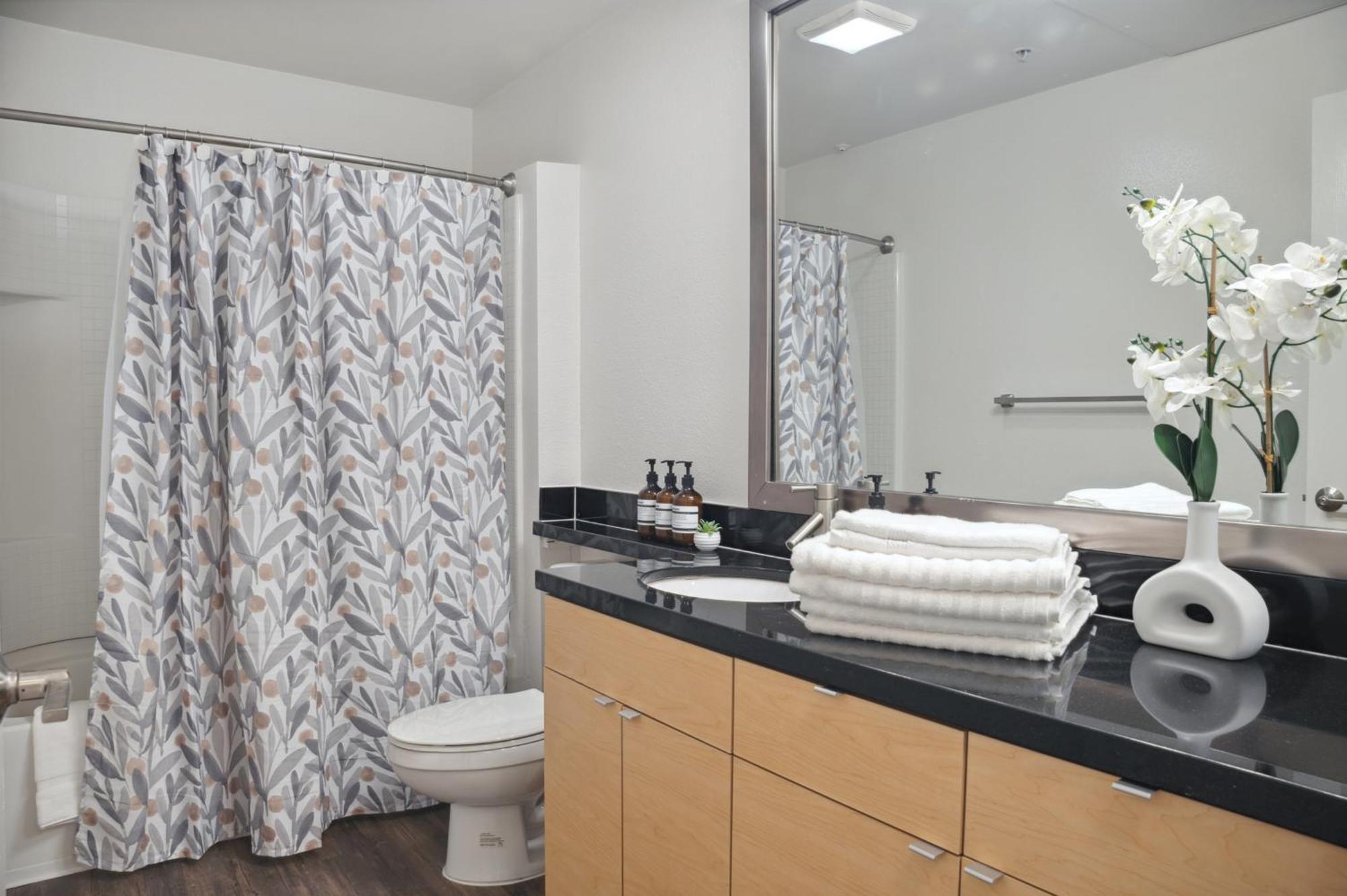 2br Retreat With Pool, Free Parking, Gym * Los Angeles