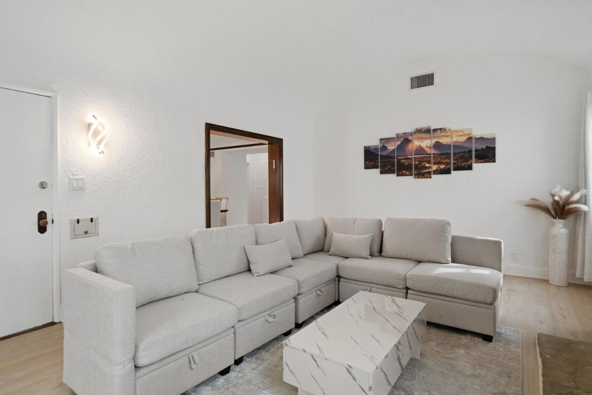 Villa Spacious 4br House With Large Yard And Parking Beverly Hills Adj *