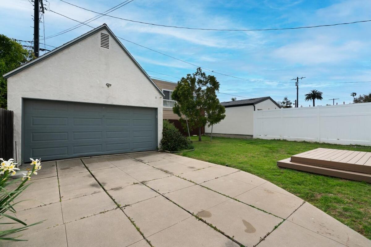 Spacious 4br House With Large Yard And Parking Beverly Hills Adj