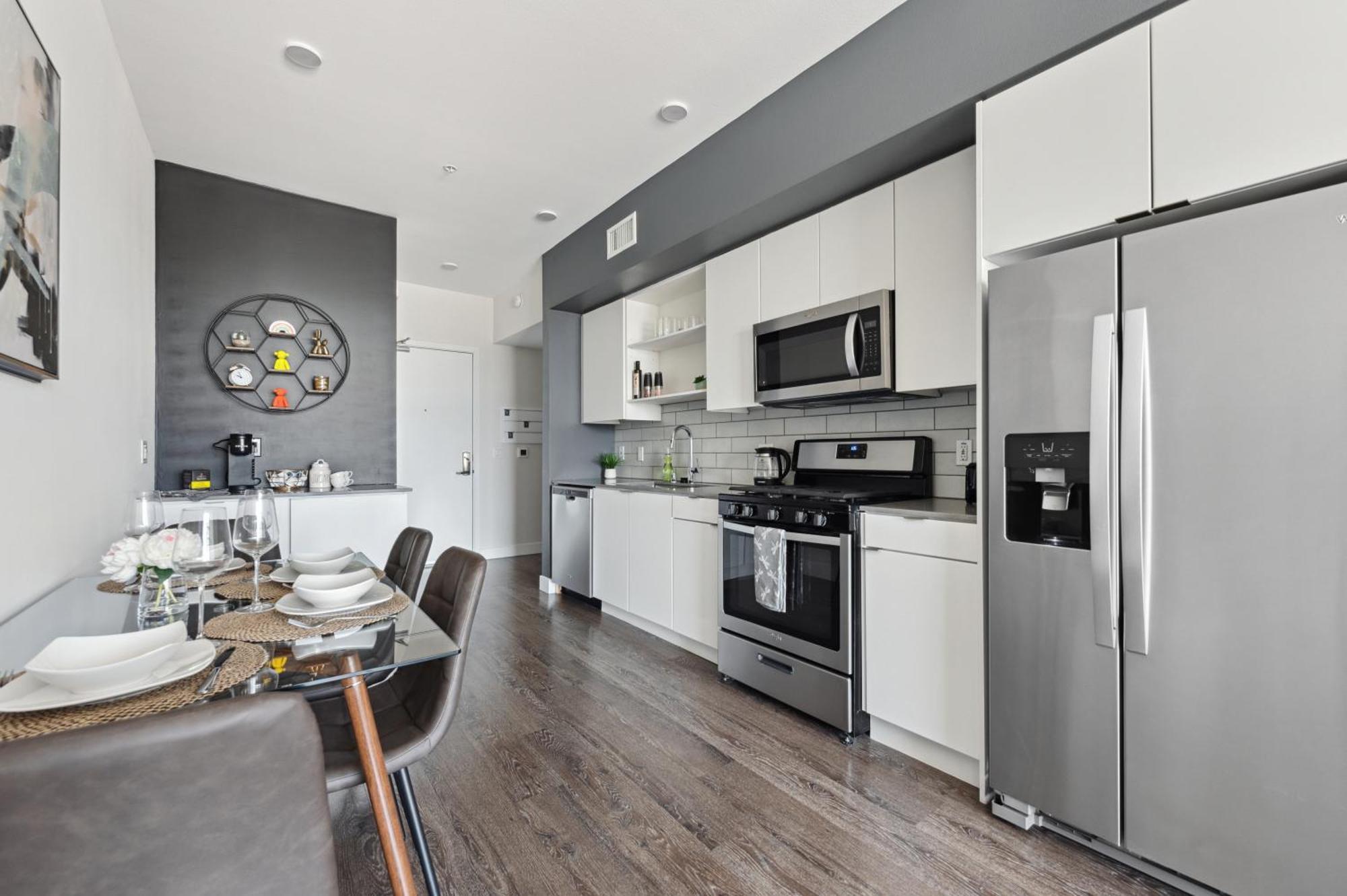 Hollywood 1bdr Comfort With Pool, Gym, Free Parking * Los Angeles