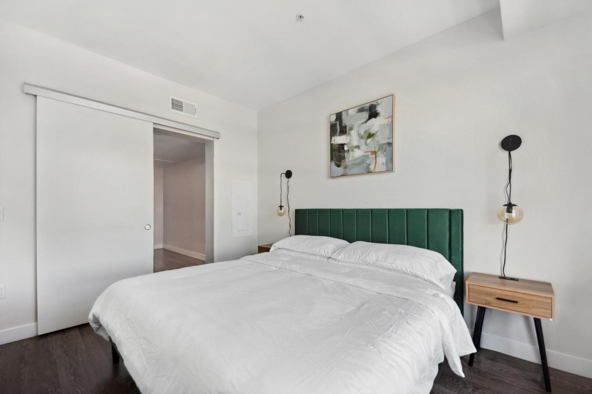 Apartment Hollywood 1bdr Comfort With Pool, Gym, Free Parking Los Angeles