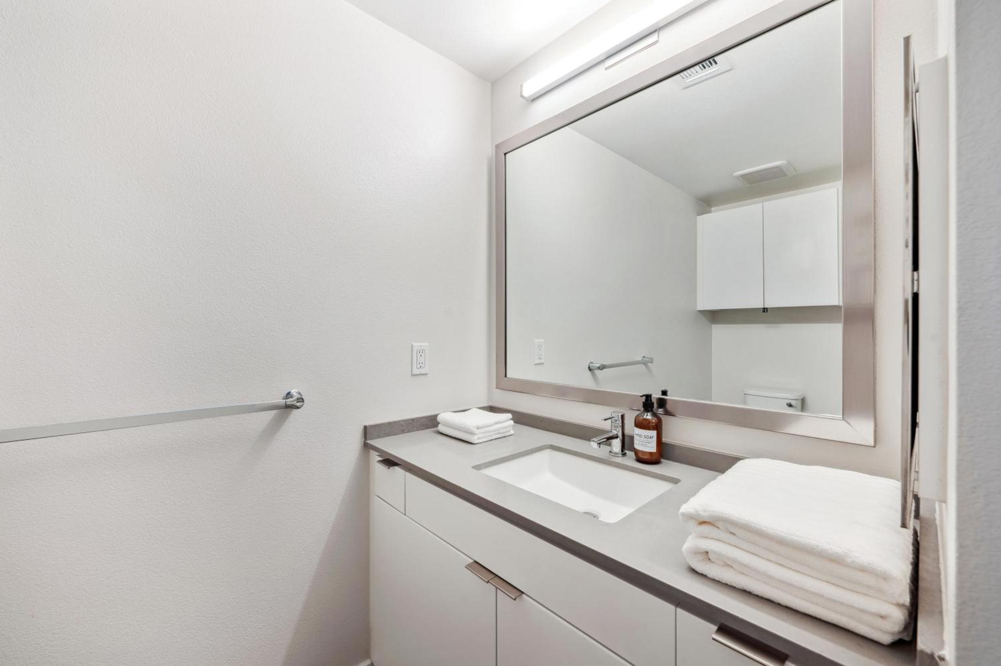 Apartamento Designer 1bdr With Luxury Pool&gym, Free Parking Los Angeles