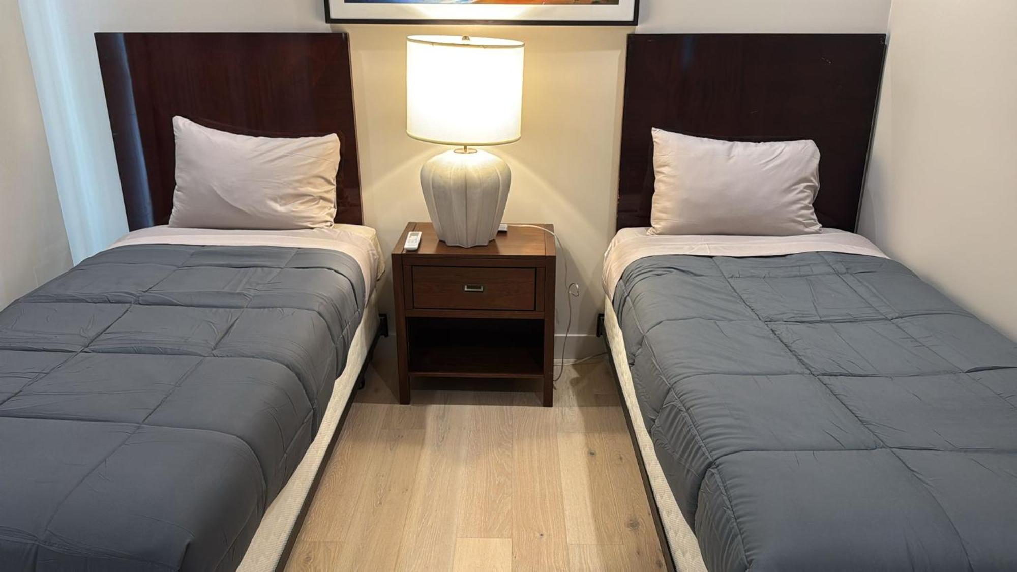 Aparthotel Stylish Downtown Escape With Rooftop Views