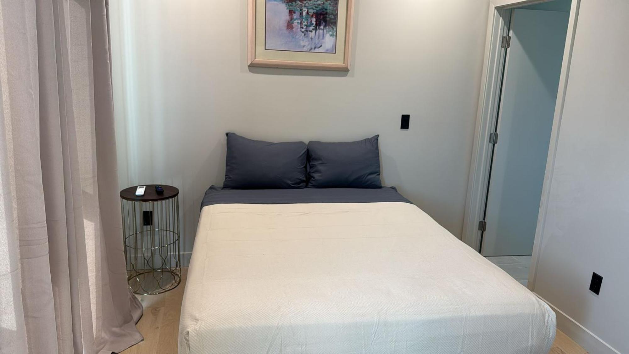 Aparthotel Stylish Downtown Escape With Rooftop Views *