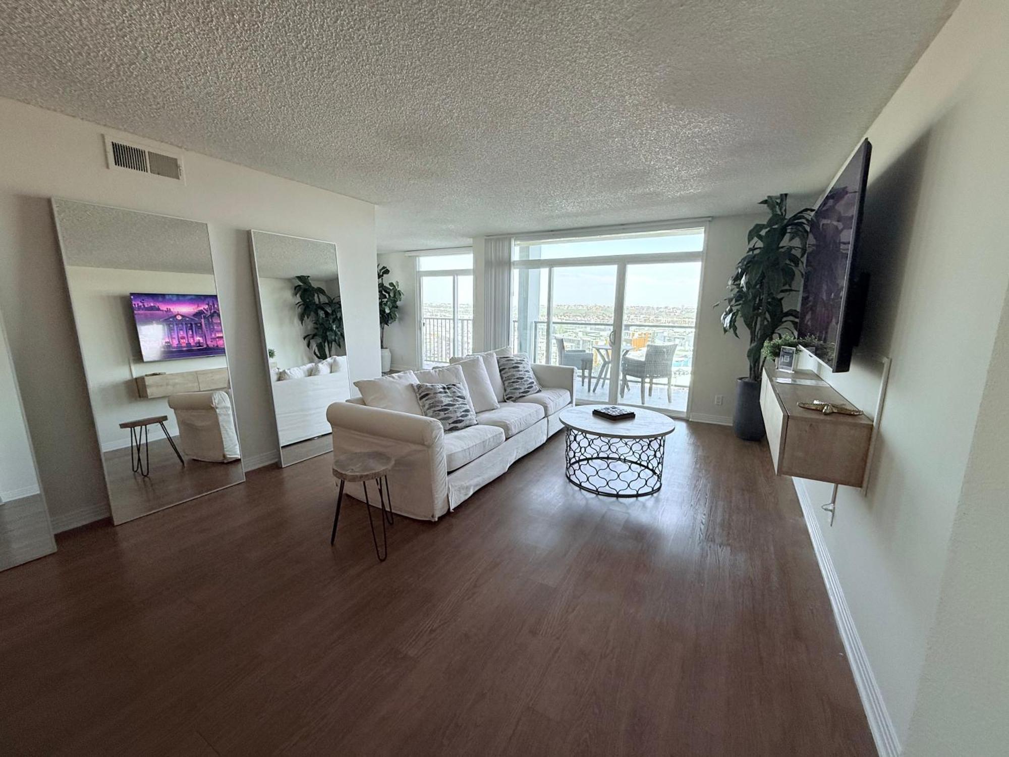 Apartment Marina Life: Smell The Sea, Feel The Breeze *