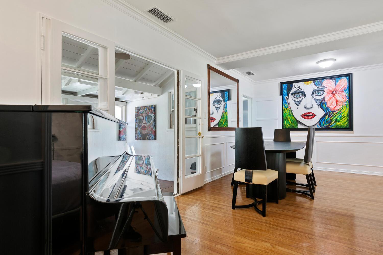 Pousada Luxury Piano In Near Universal & Hollywood For 8 Los Angeles