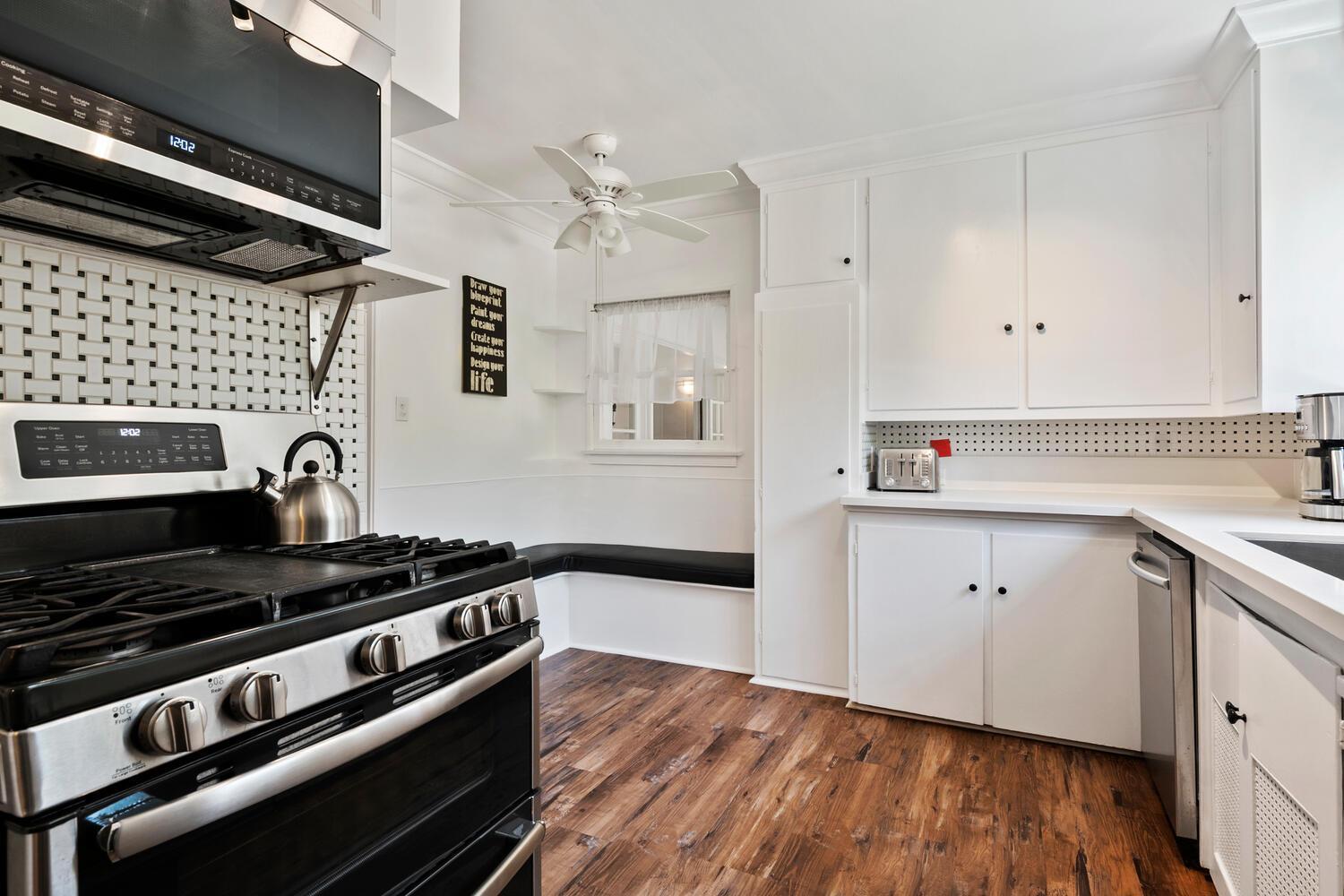 Villa Luxury Piano In Near Universal & Hollywood For 8 *