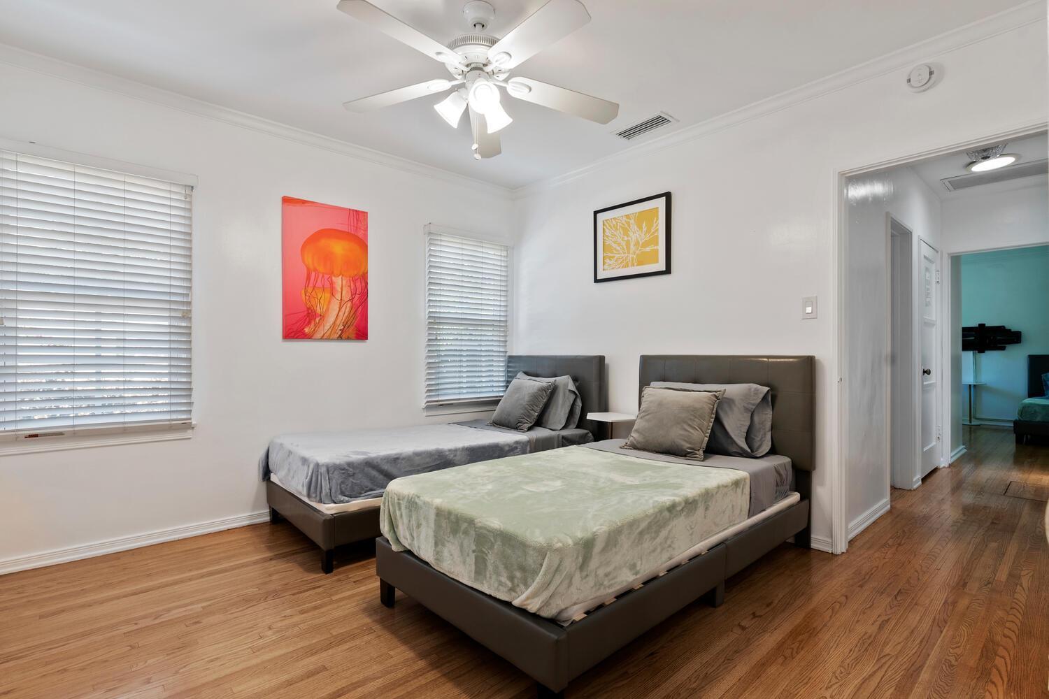 Villa Luxury Piano In Near Universal & Hollywood For 8 Los Angeles