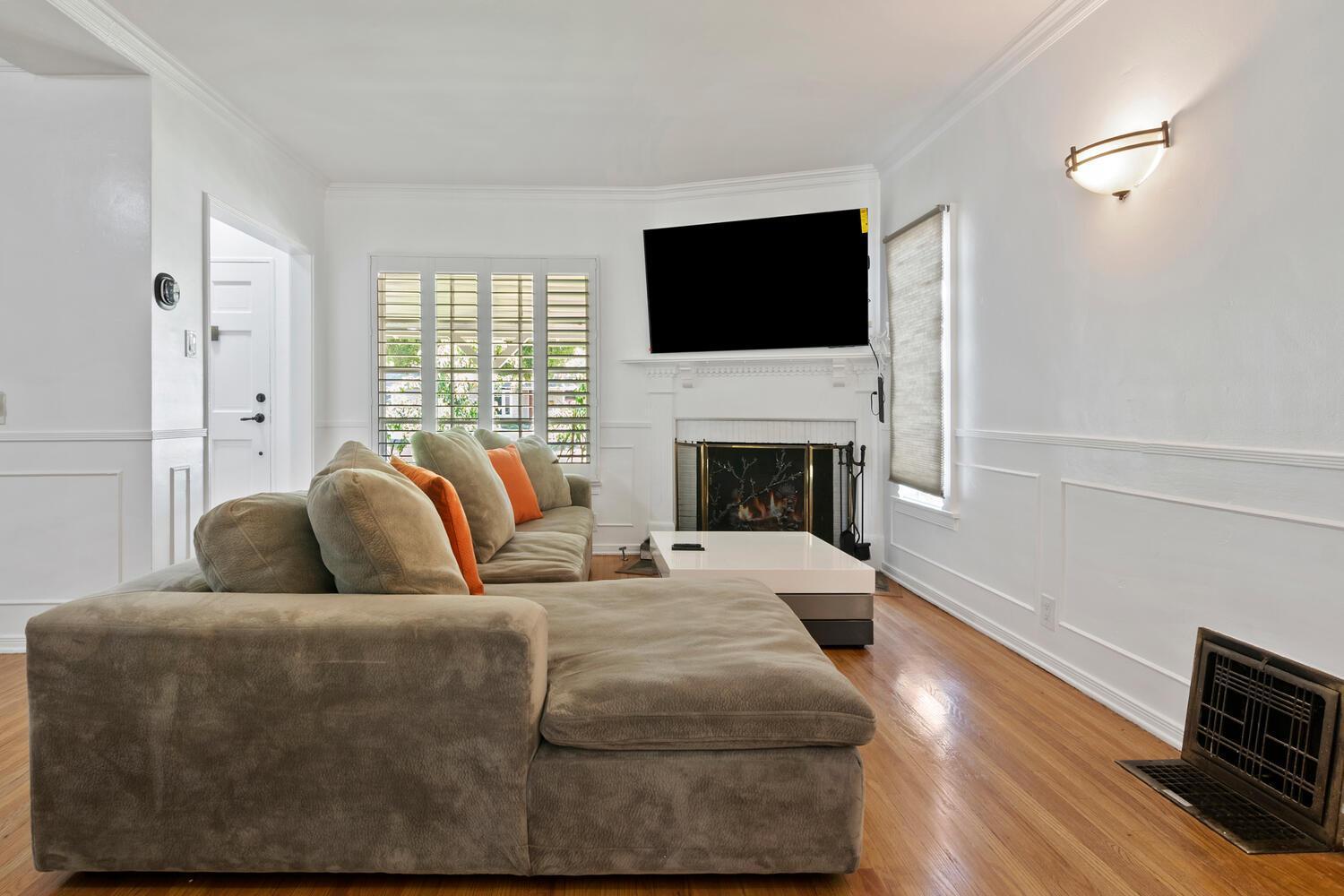 Villa Luxury Piano In Near Universal & Hollywood For 8 *