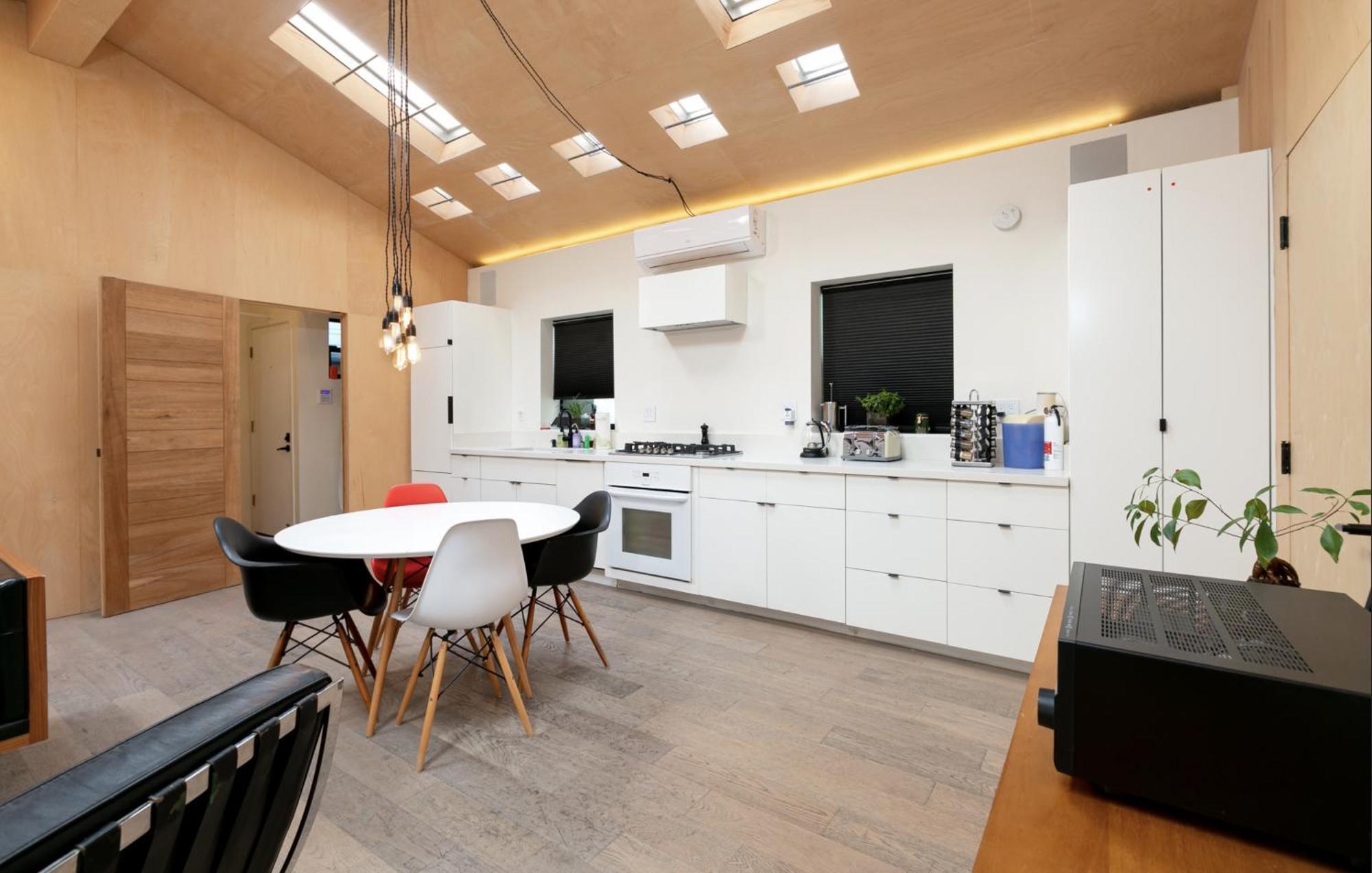 Venice Beach Bungalow By Artspace Locations Apartment Los Angeles