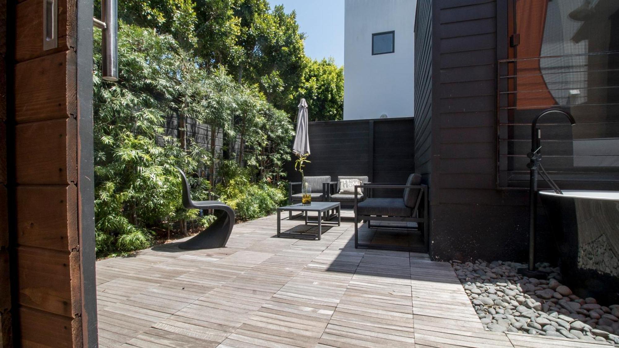 Venice Beach Bungalow By Artspace Locations * Los Angeles