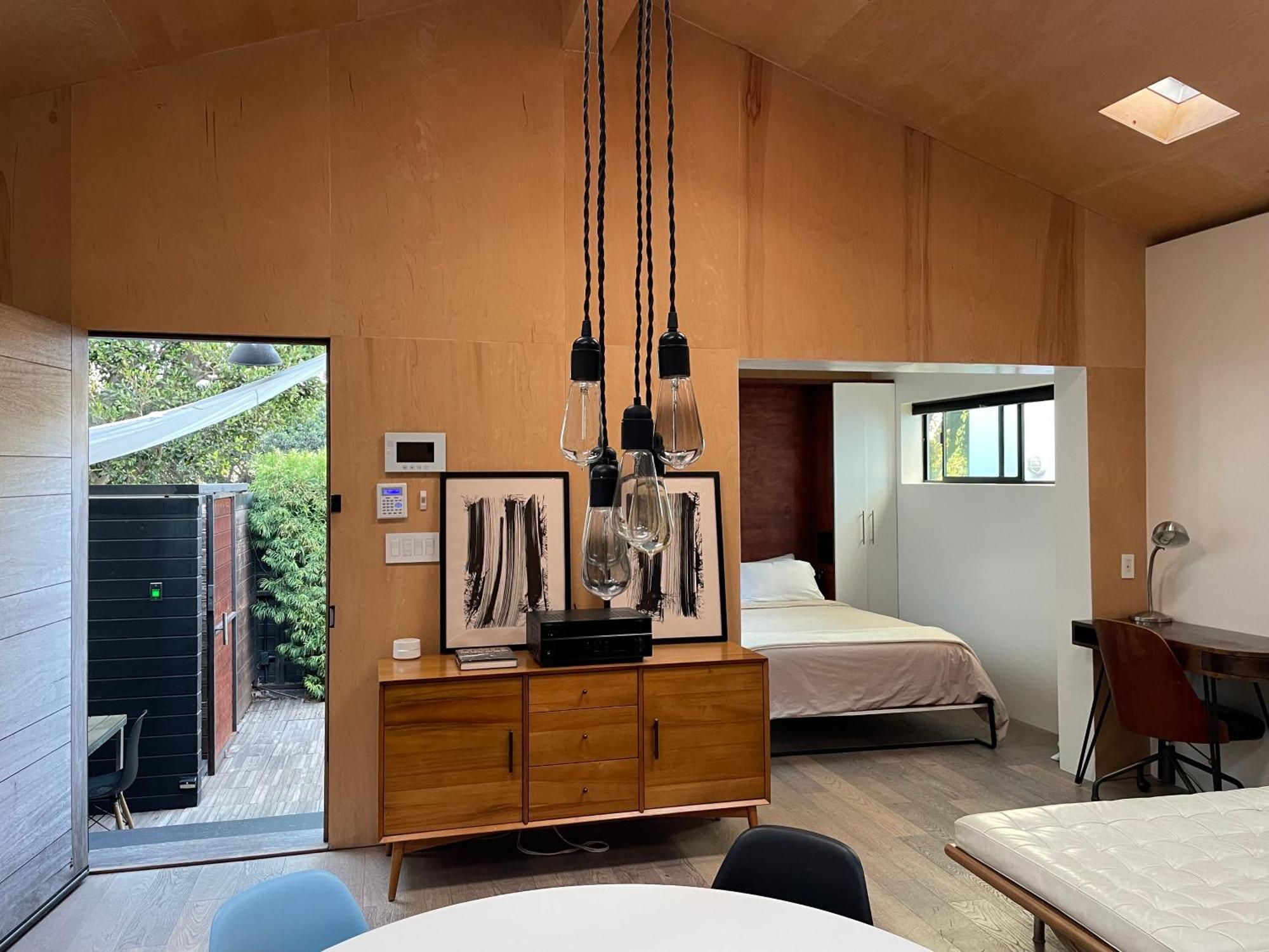 Apartment Venice Beach Bungalow By Artspace Locations *