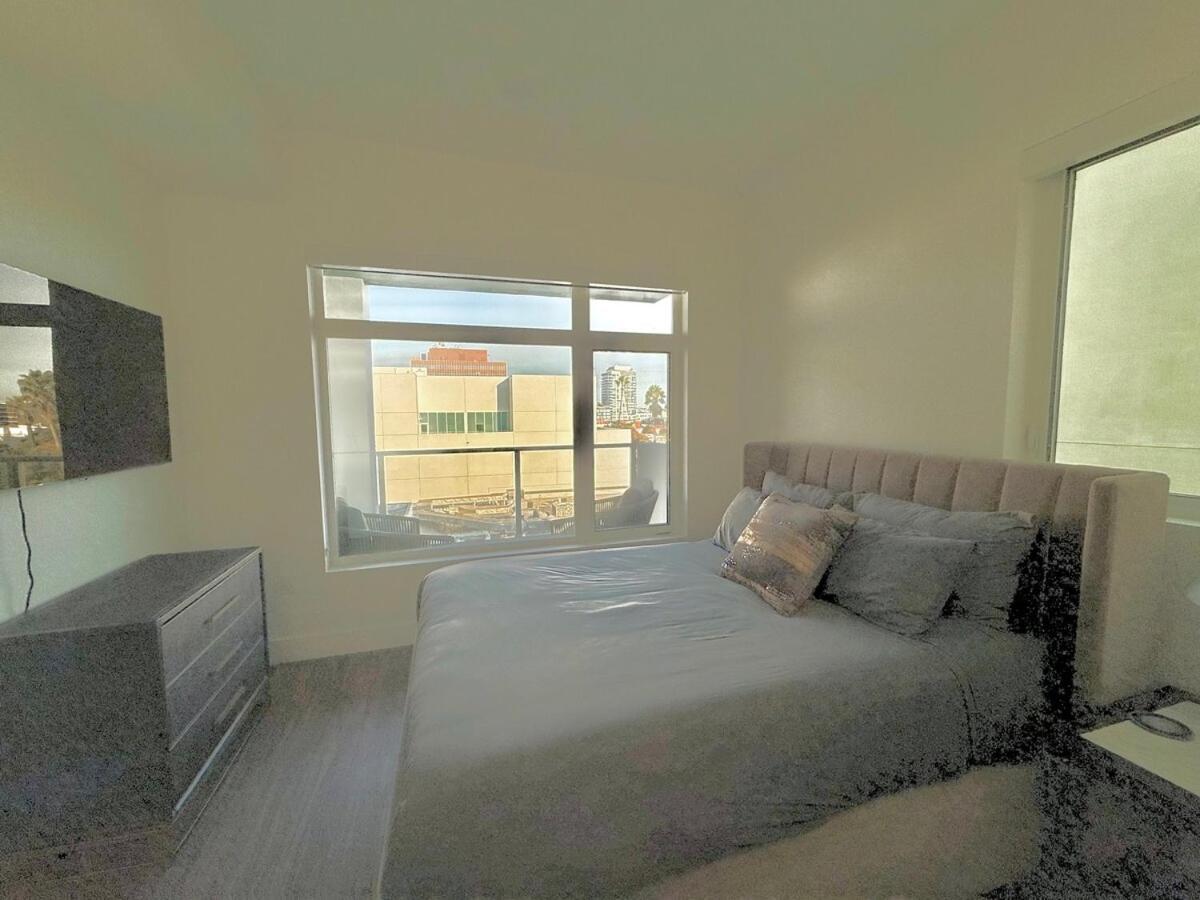 Designer 1 Bedroom In Prime Hollywood