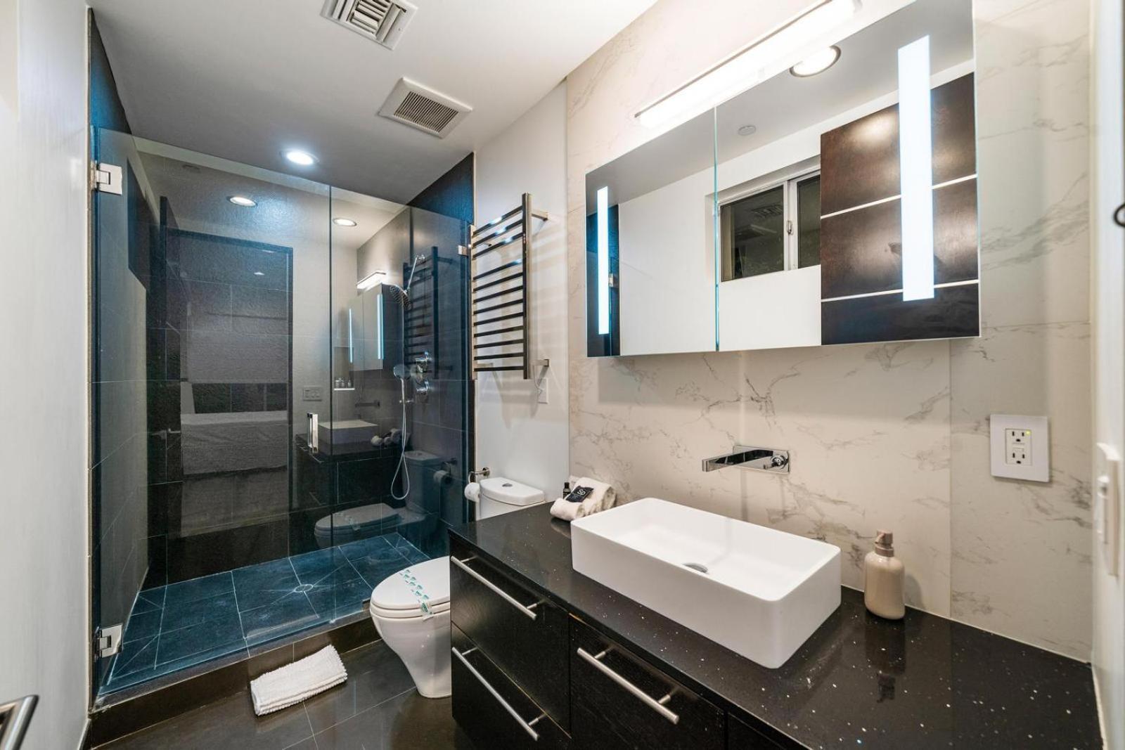 Travis Modern Mansion Villa