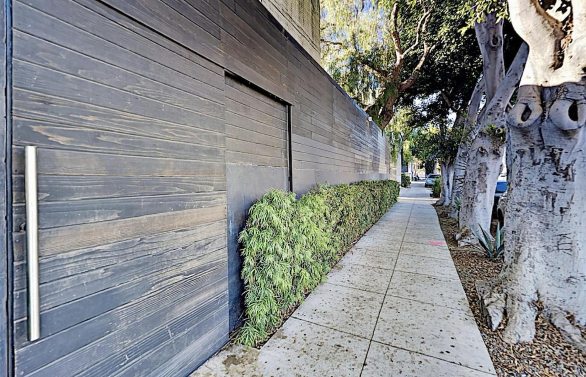 Venice Beach Bungalow By Artspace Locations *
