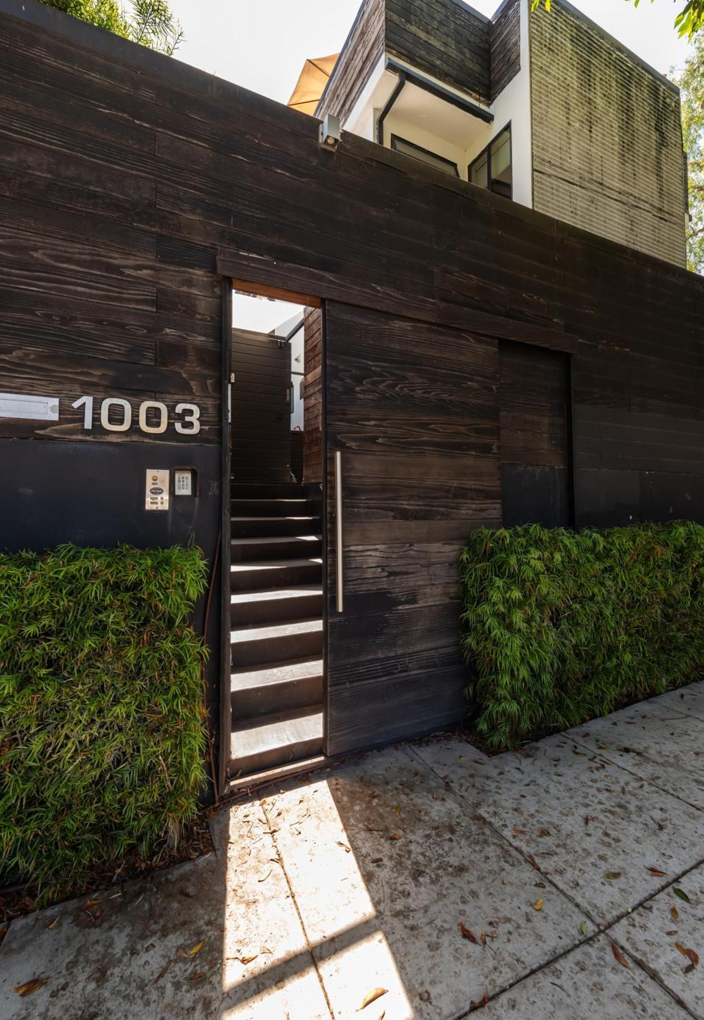 Apartment Venice Beach Bungalow By Artspace Locations
