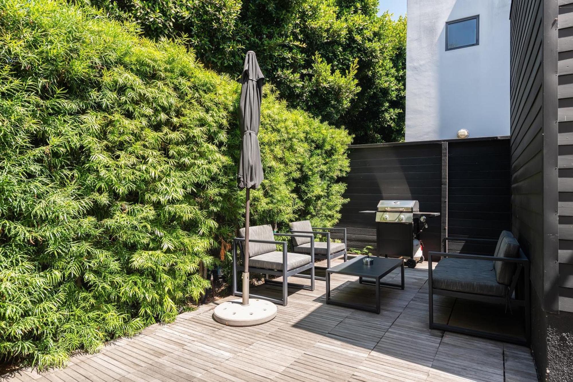 Apartment Venice Beach Bungalow By Artspace Locations *
