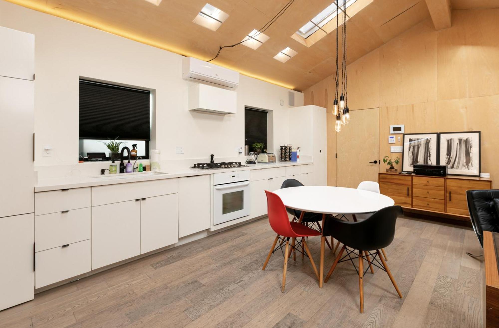 Venice Beach Bungalow By Artspace Locations *