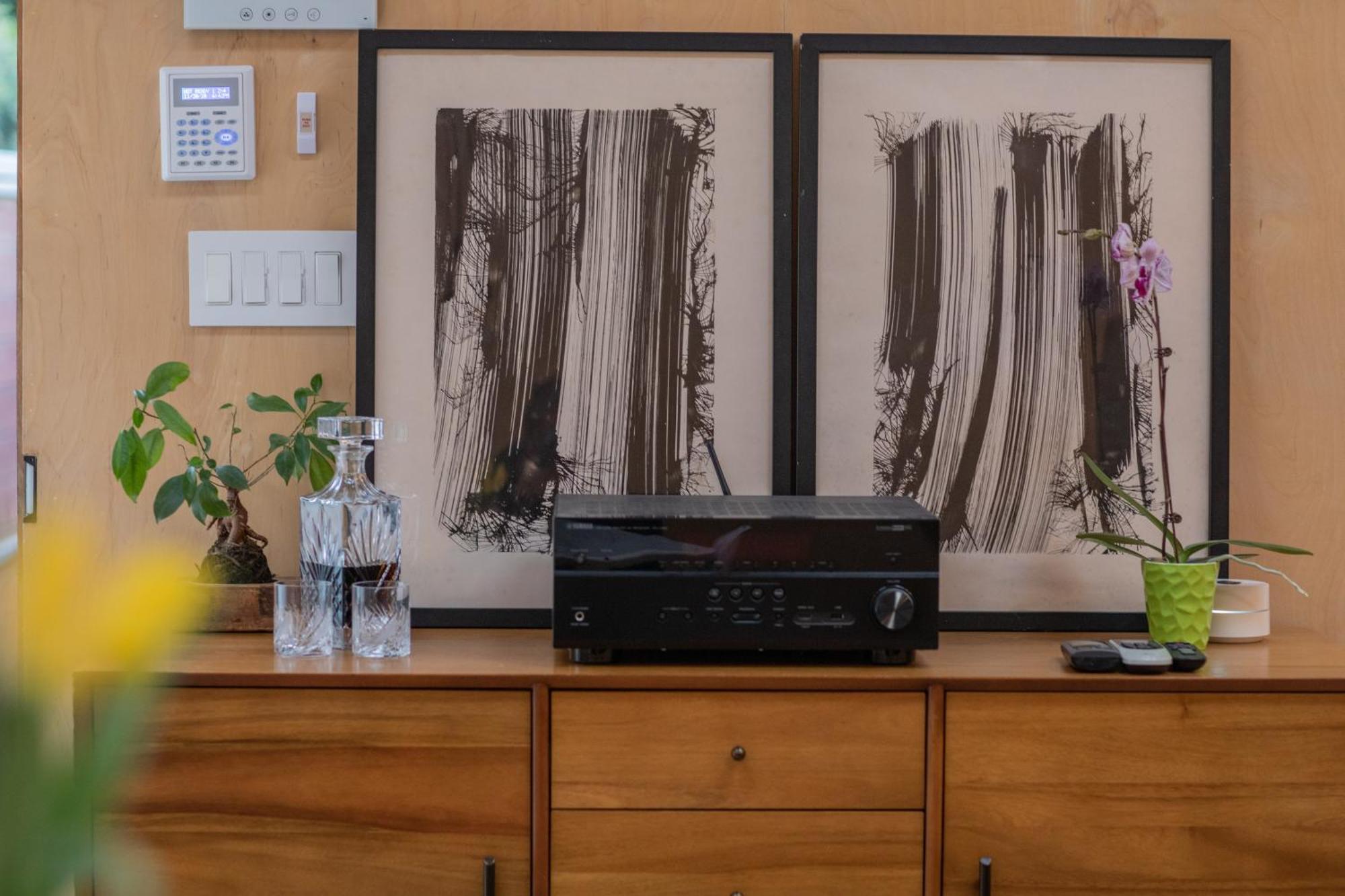 Apartment Venice Beach Bungalow By Artspace Locations